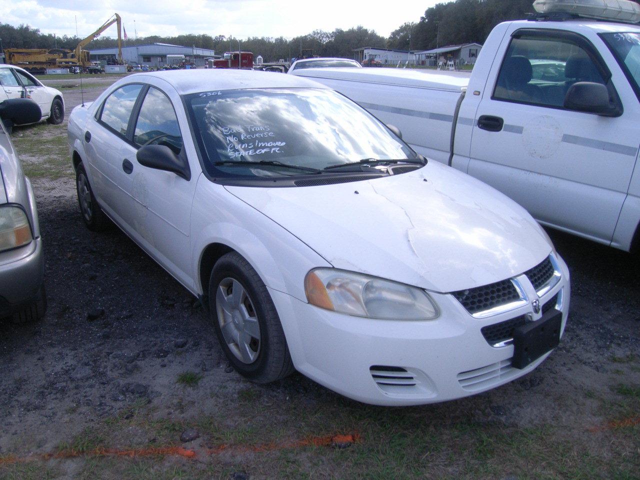 3-06117 (Cars-Sedan 4D)  Seller:Florida State DOT 2004 DODG STRATUS