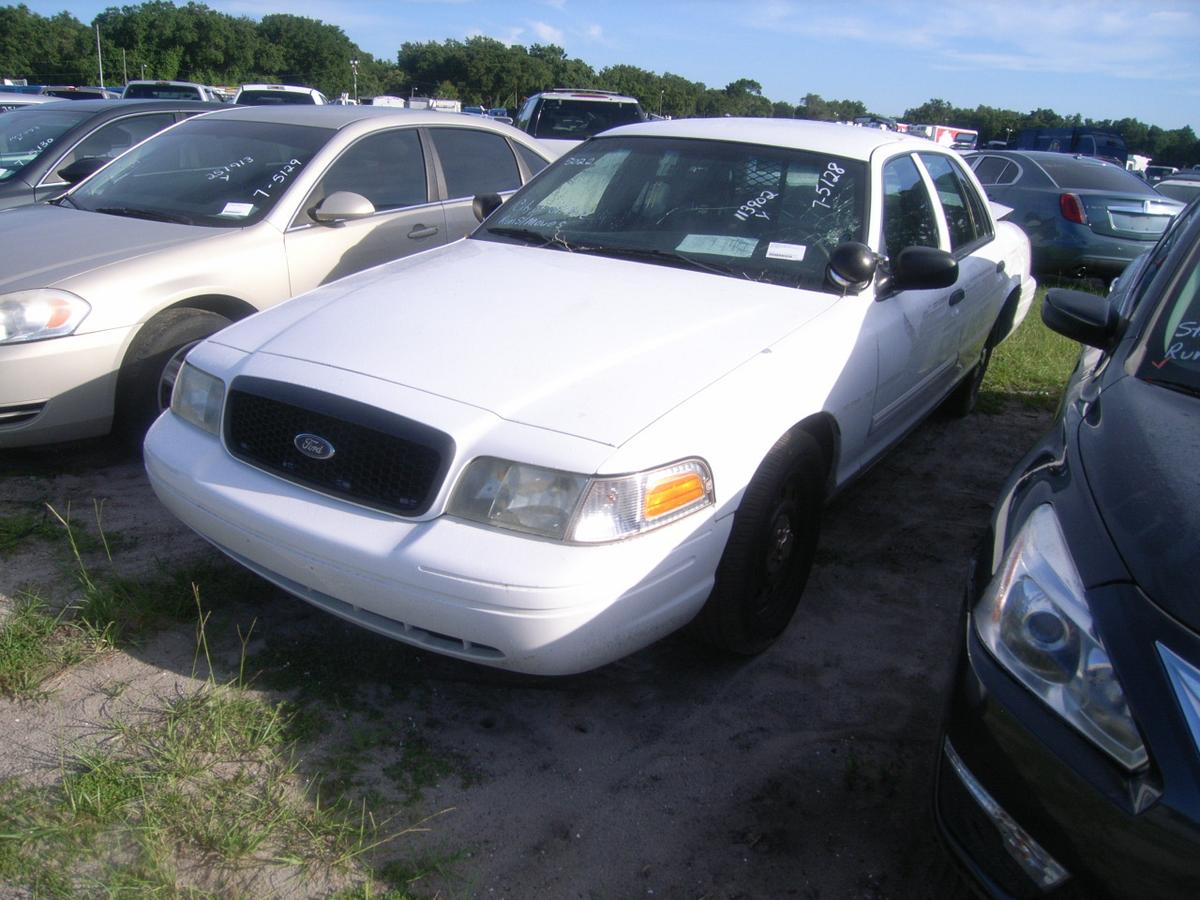 7-05128 (Cars-Sedan 4D)  Seller:City of St.Petersburg 2011 FORD CROWNVIC