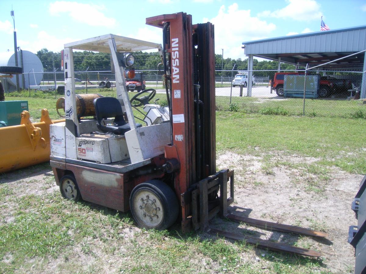 8-01112 (Equip.-Fork lift)  Seller:Private/Dealer NISSAN KCPH02A25PV 4700LB 187 INCH LPG