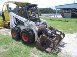 8-01126 (Equip.-Loader- skid steer)  Seller:Private/Dealer BOBCAT 853 SKID STEER LOADER WITH