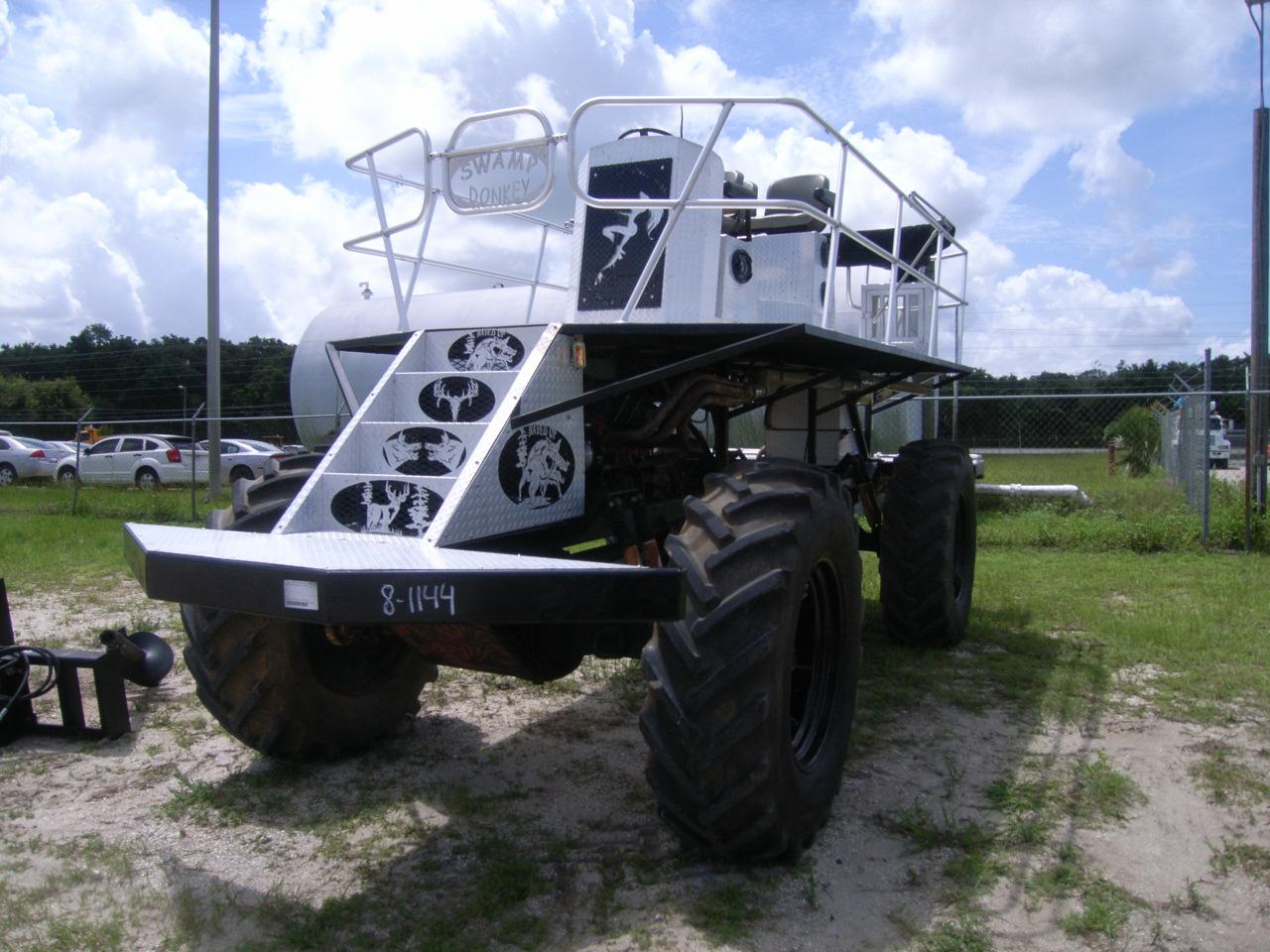 8-01144 (Equip.-Utility vehicle)  Seller:Private/Dealer ALL WHEEL DRIVE SWAMP BUGGY