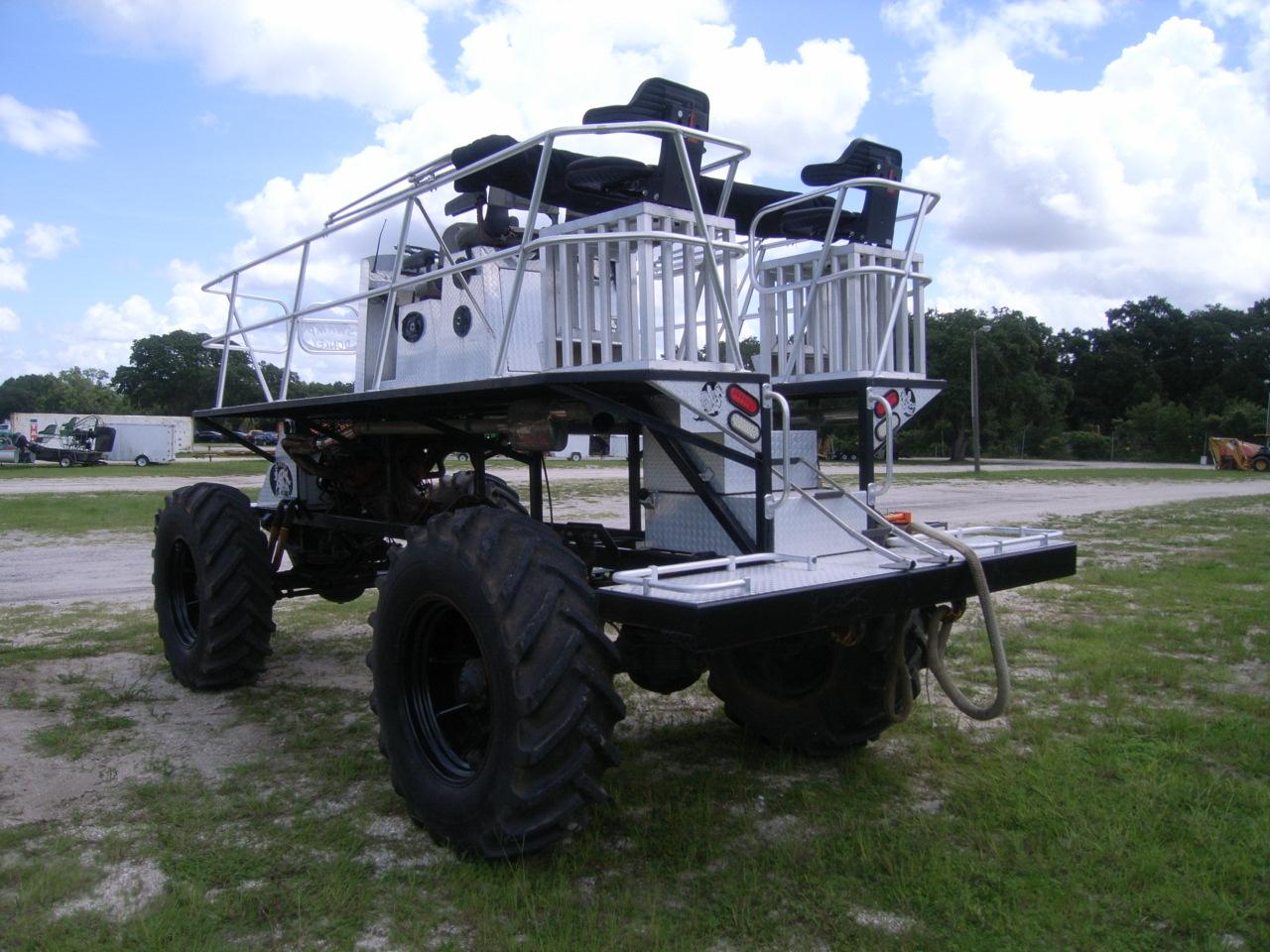 8-01144 (Equip.-Utility vehicle)  Seller:Private/Dealer ALL WHEEL DRIVE SWAMP BUGGY