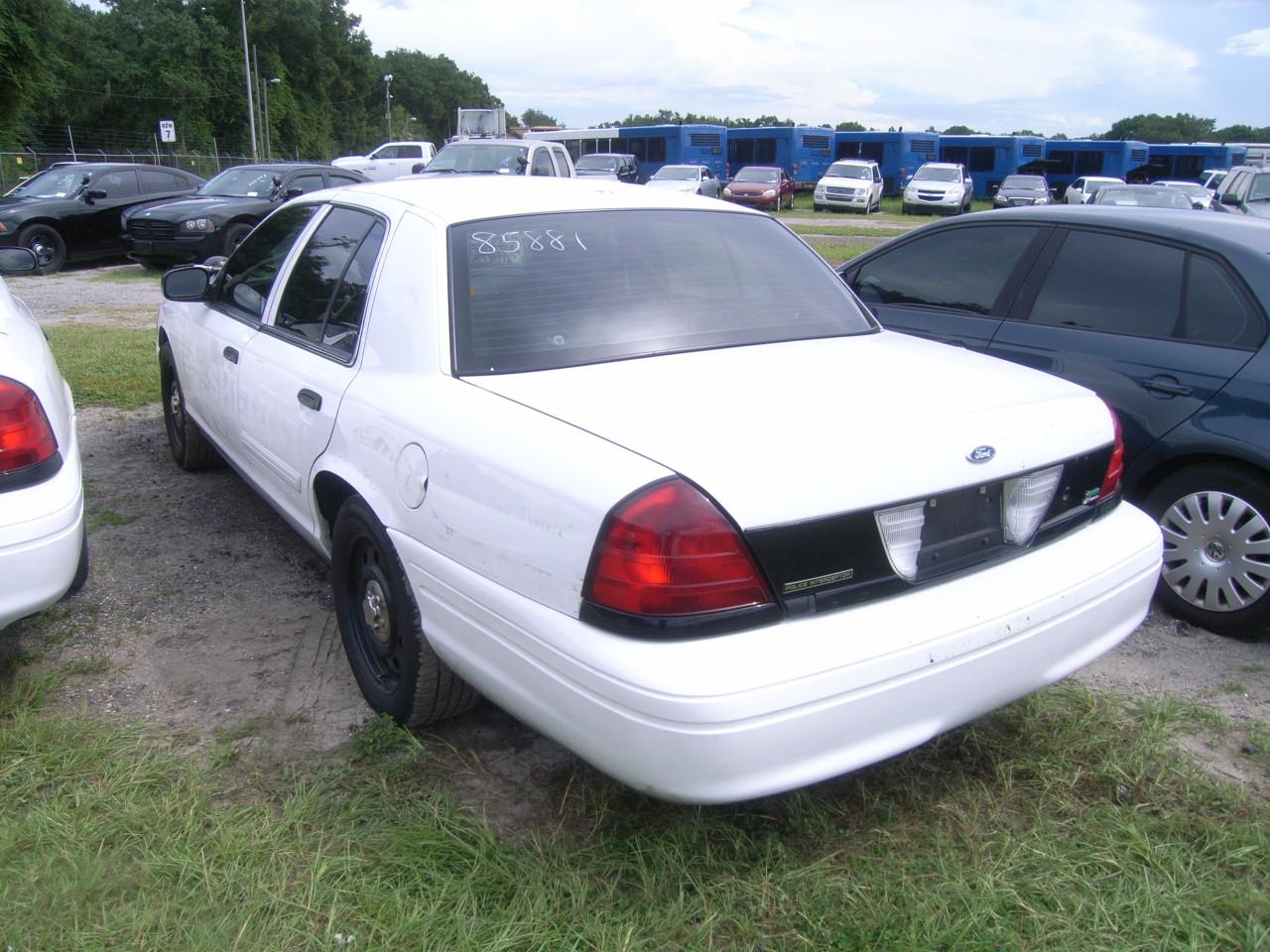 8-06112 (Cars-Sedan 4D)  Seller:Hillsborough County Sheriff-s 2011 FORD CROWNVIC