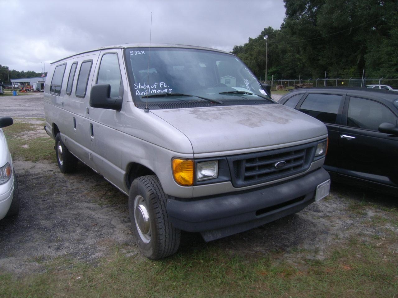 12-06111 (Cars-Van 3D)  Seller:Florida State FWC 2003 FORD E350