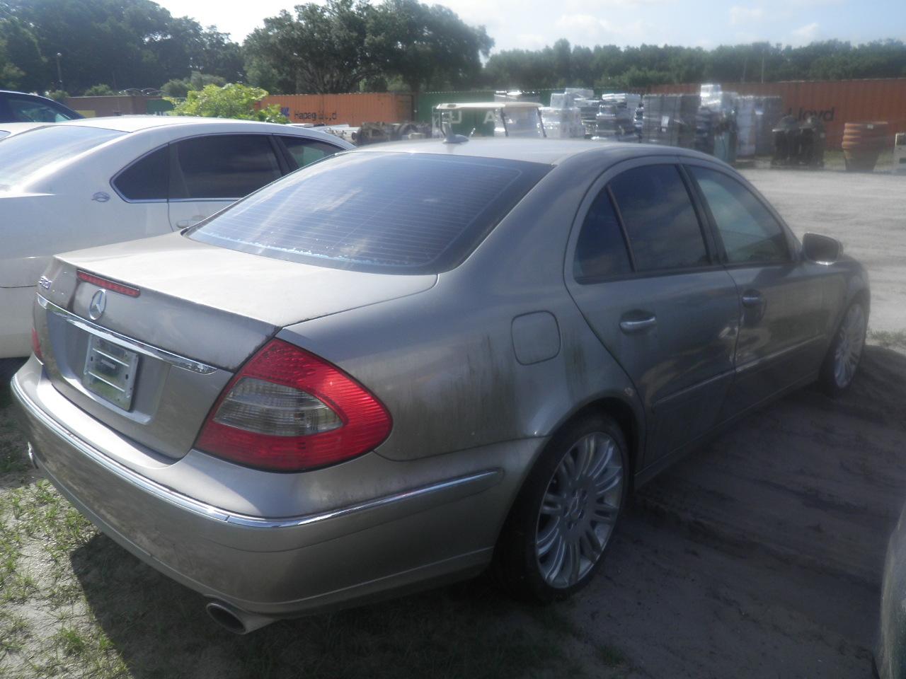 5-05136 (Cars-Sedan 4D)  Seller: Gov/Pasco County Sheriff-s Office 2007 MERZ E350