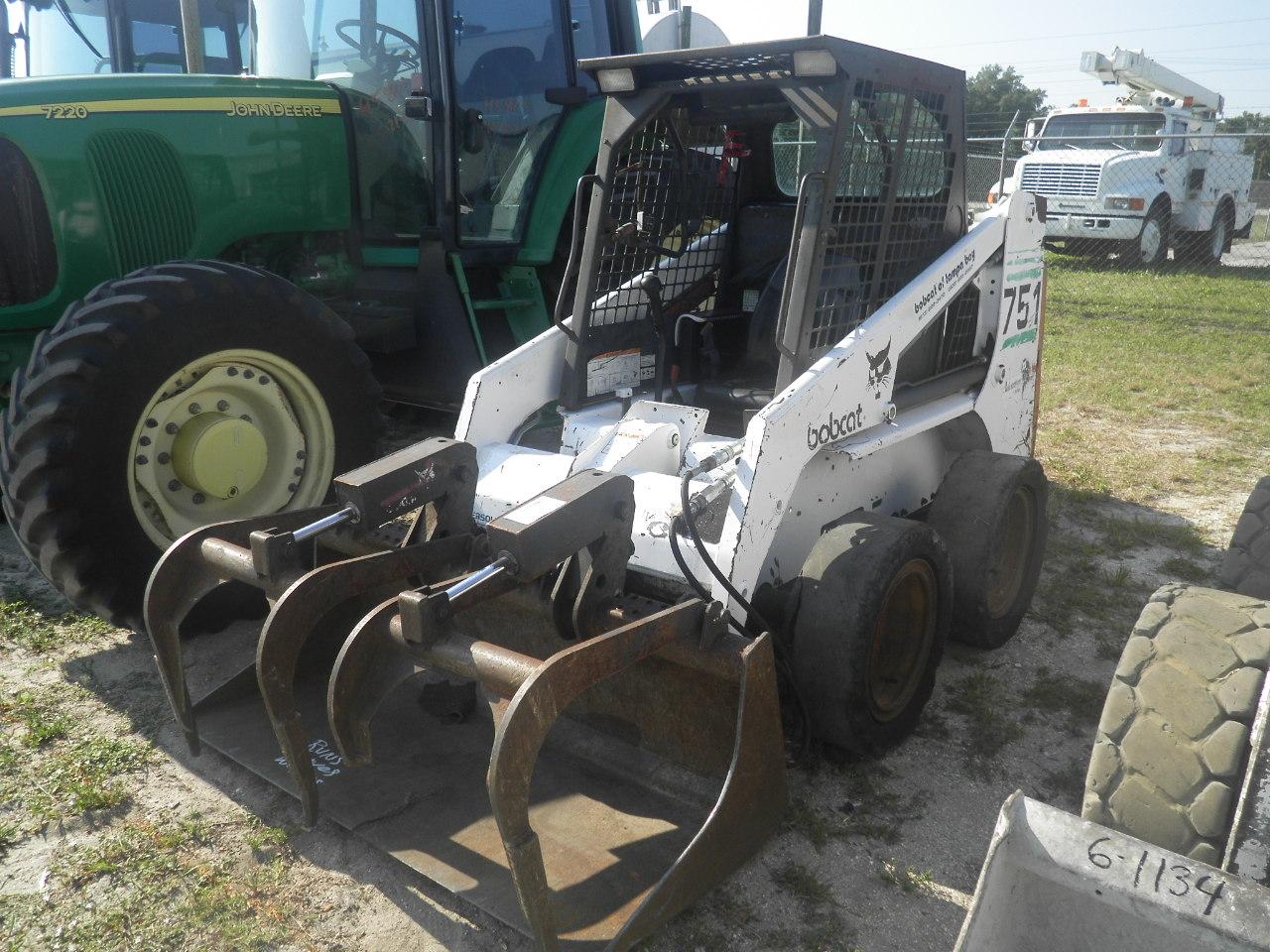 6-01136 (Equip.-Loader- skid steer)  Seller:Private/Dealer BOBCAT 751 SKID STEER LOADER WITH