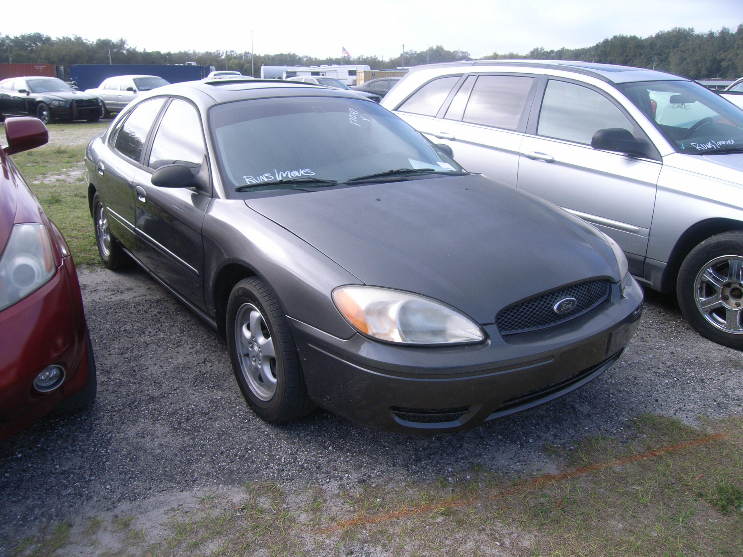 4-07131 (Cars-Sedan 4D)  Seller:Private/Dealer 2004 FORD TAURUS