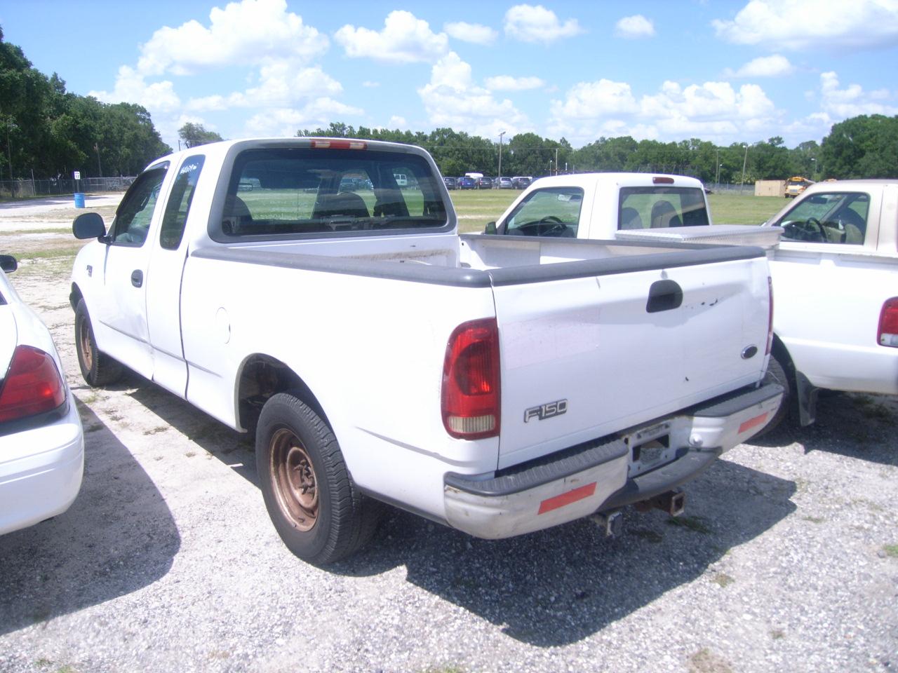 7-05125 (Trucks-Pickup 2D)  Seller: Florida State Acs 2000 FORD F150