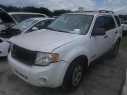 7-05127 (Cars-SUV 4D)  Seller: Gov/Hillsborough Area Regional Tra 2008 FORD ESCAPE