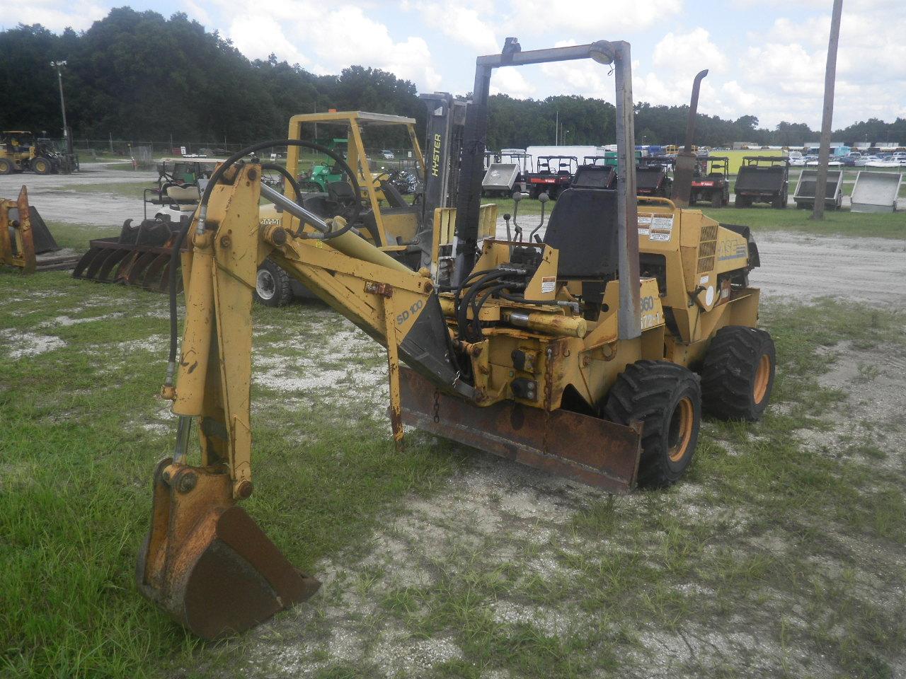9-01134 (Equip.-Trencher)  Seller:Private/Dealer CASE 360 DIESEL RIDING TRENCHER WITH