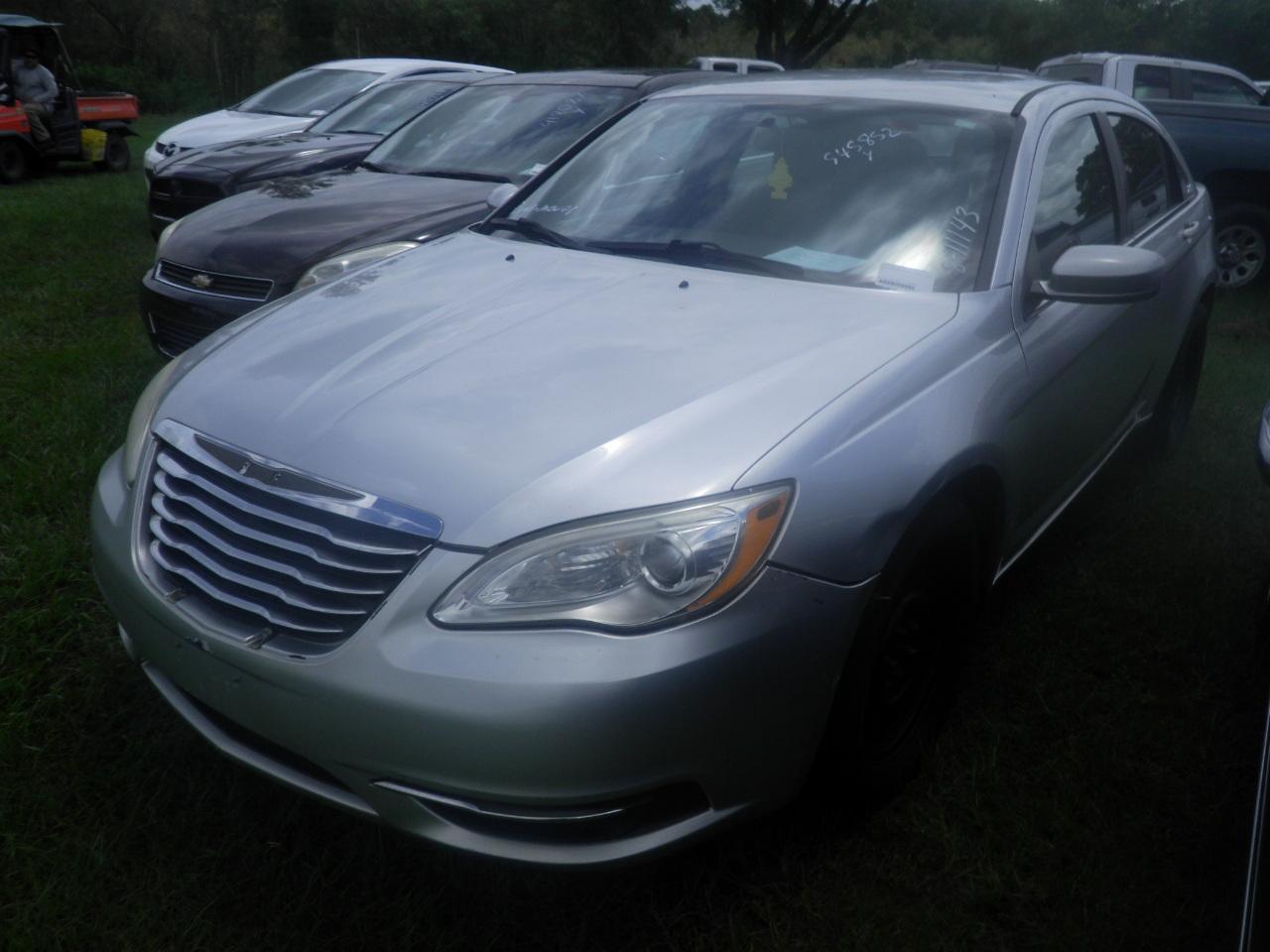 9-07128 (Cars-Sedan 4D)  Seller:Private/Dealer 2011 CHRY 200