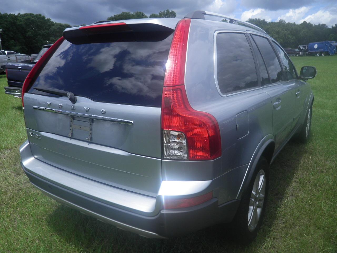 9-07127 (Cars-SUV 4D)  Seller:Private/Dealer 2011 VOLV XC90