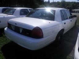 10-05112 (Cars-Sedan 4D)  Seller: Gov/Hillsborough County Sheriff-s 2011 FORD CROWNVIC