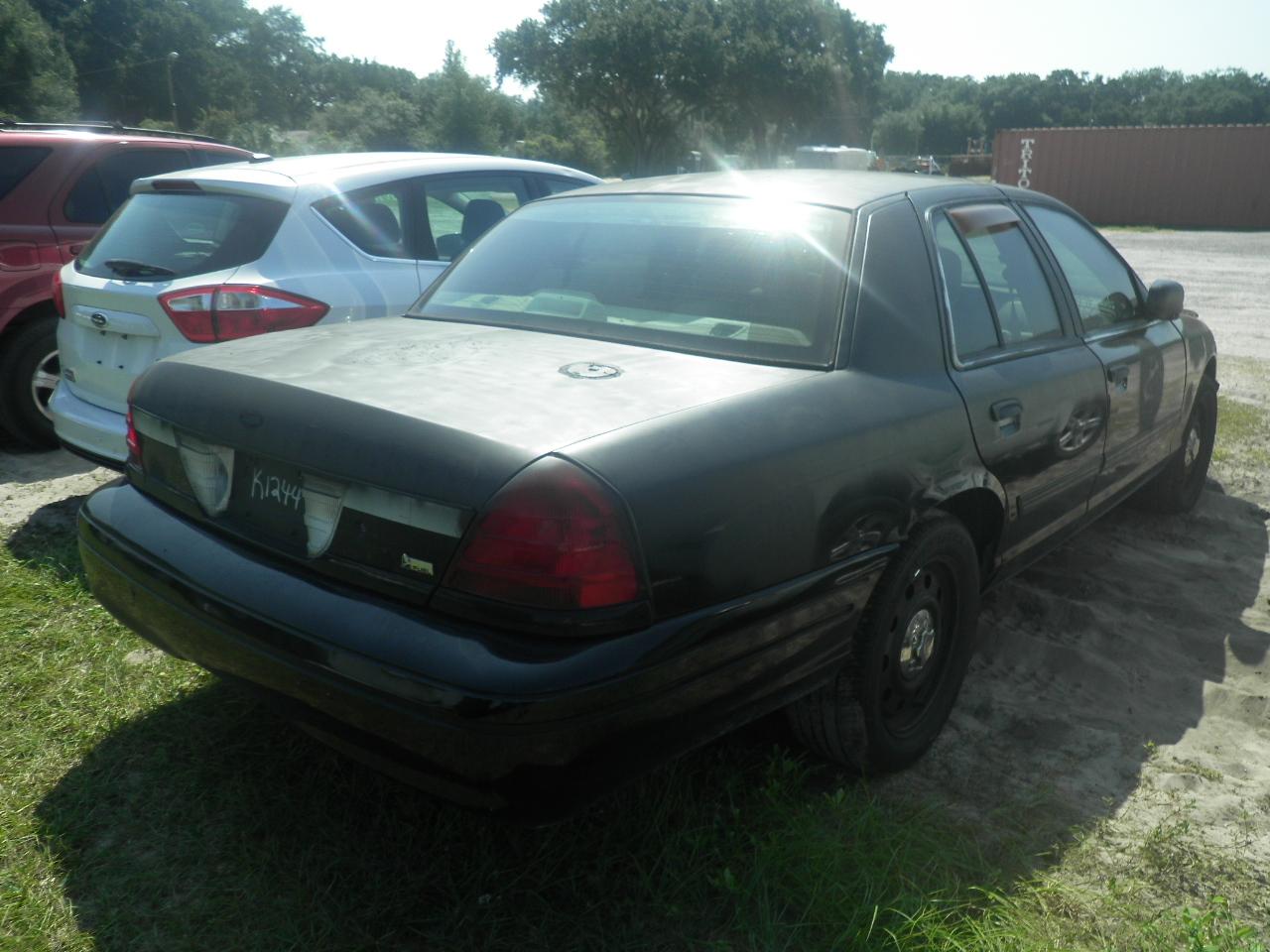 10-05126 (Cars-Sedan 4D)  Seller: Florida State F.H.P. 2009 FORD CROWNVIC