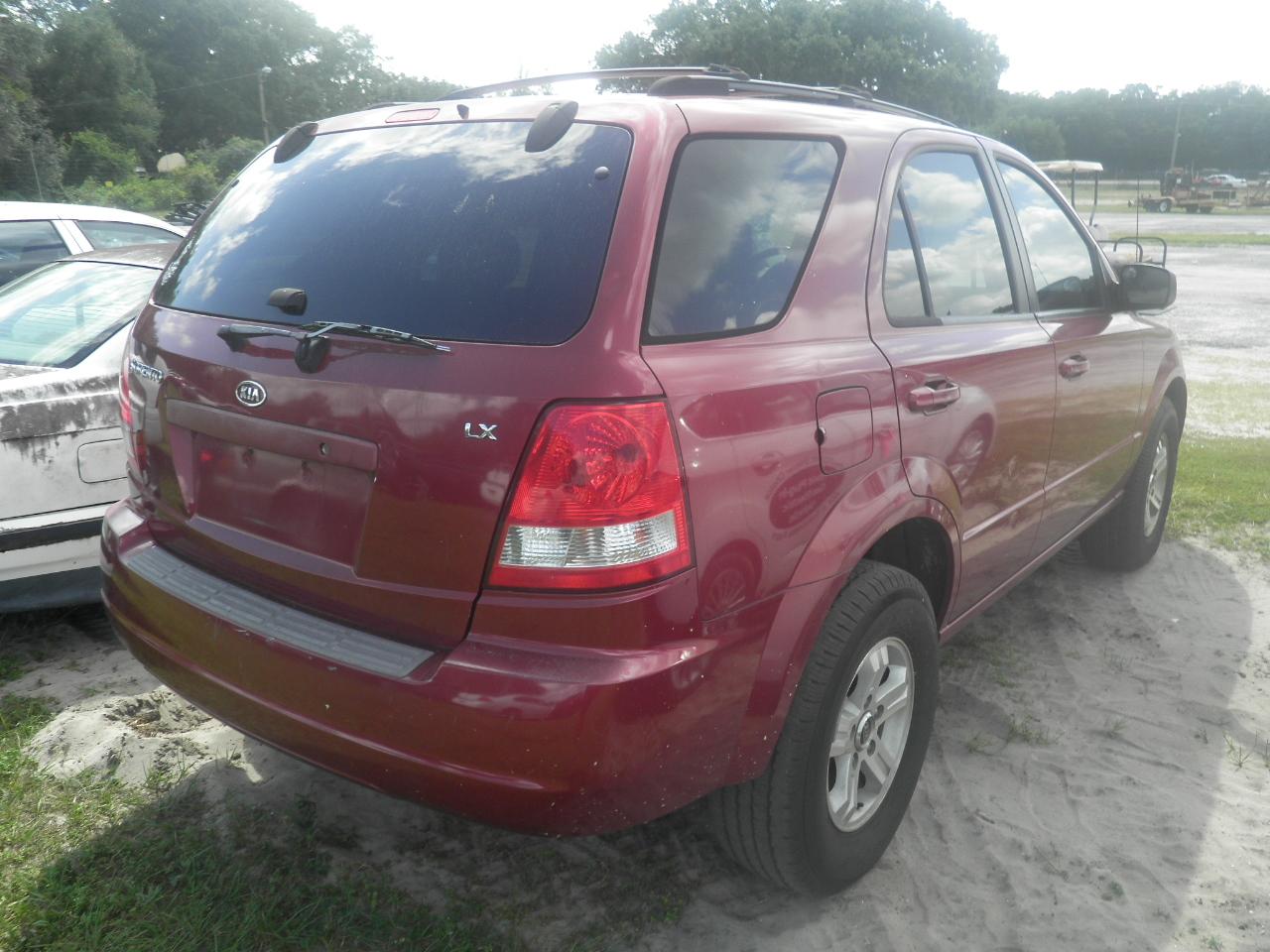 10-05124 (Cars-Sedan 4D)  Seller:Private/Dealer 2004 KIA SORENTO