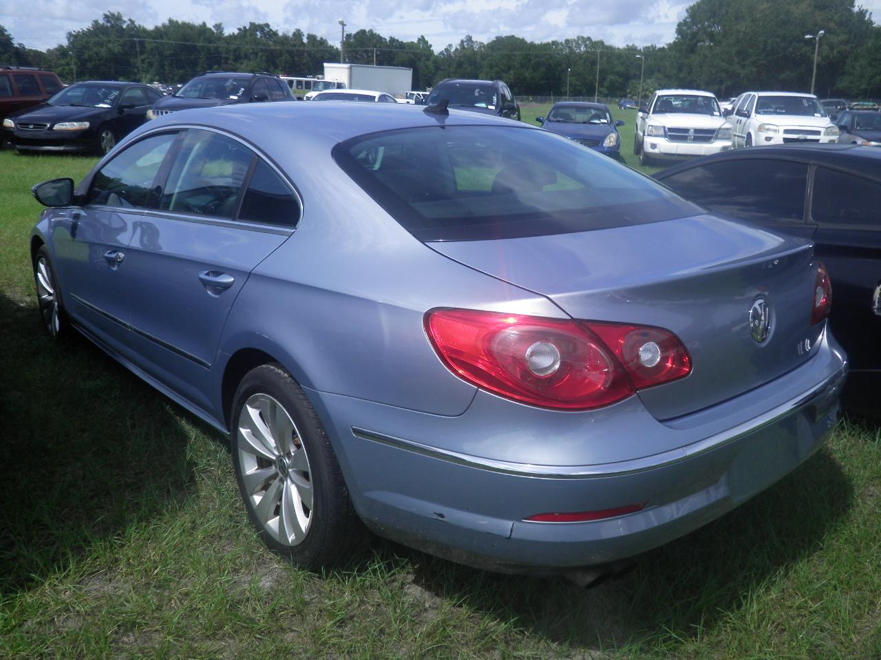 10-07129 (Cars-Sedan 4D)  Seller:Private/Dealer 2010 VOLK CC