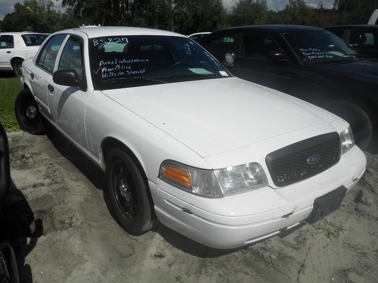 11-05132 (Cars-Sedan 4D)  Seller: Gov/Hillsborough County Sheriff-s 2011 FORD CROWNVIC