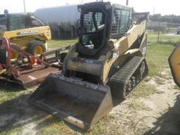 12-01140 (Equip.-Loader- skid steer)  Seller: Gov/City of St.Petersburg CATERPILLAR 257B TRACK SKID