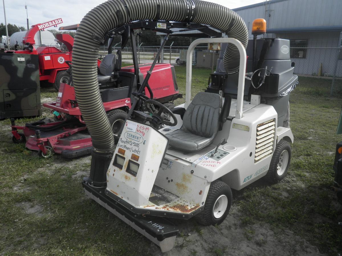 1-01114 (Equip.-Sweeper)  Seller: Gov/Manatee County TENNANT ATLV 4300 RIDING VACUUM SWEEPER