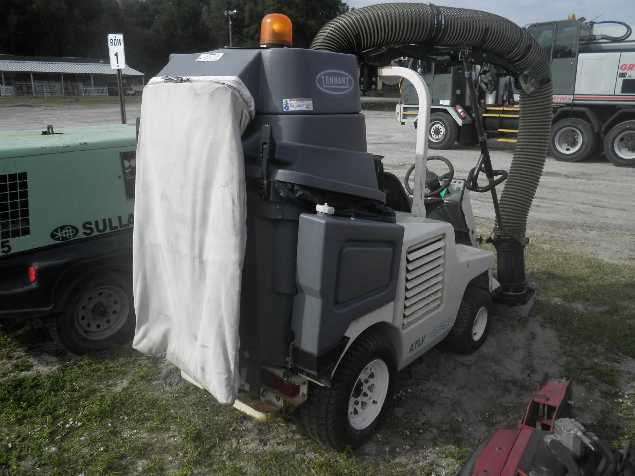 1-01114 (Equip.-Sweeper)  Seller: Gov/Manatee County TENNANT ATLV 4300 RIDING VACUUM SWEEPER