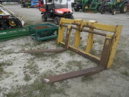 2-01148 (Equip.-Implement- misc.)  Seller:Private/Dealer CAT LOADER PALLET FORKS ATTACHMENT