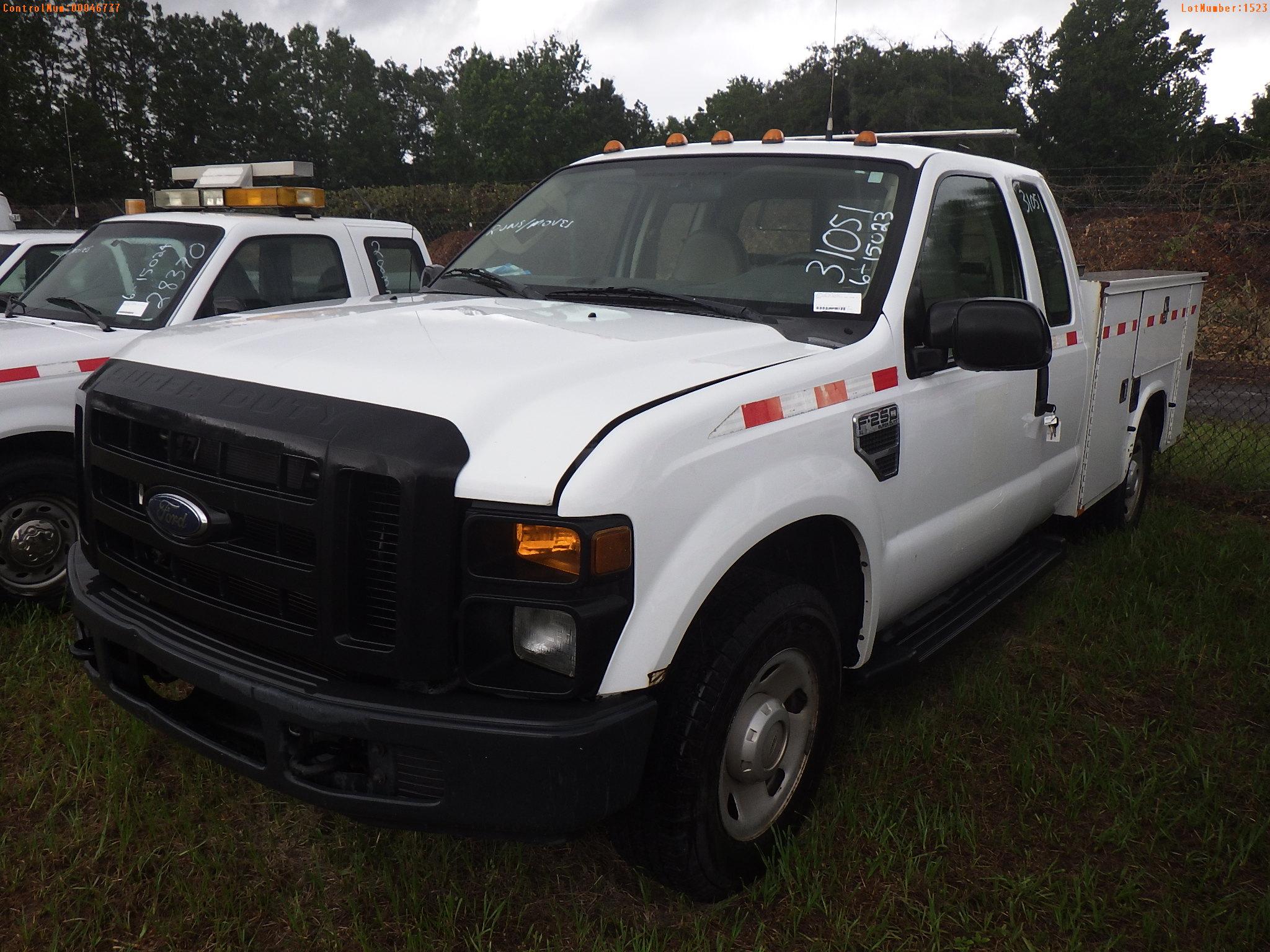 6-15023 (Trucks-Pickup 2D)  Seller: Florida State D.O.T. 2009 FORD F250