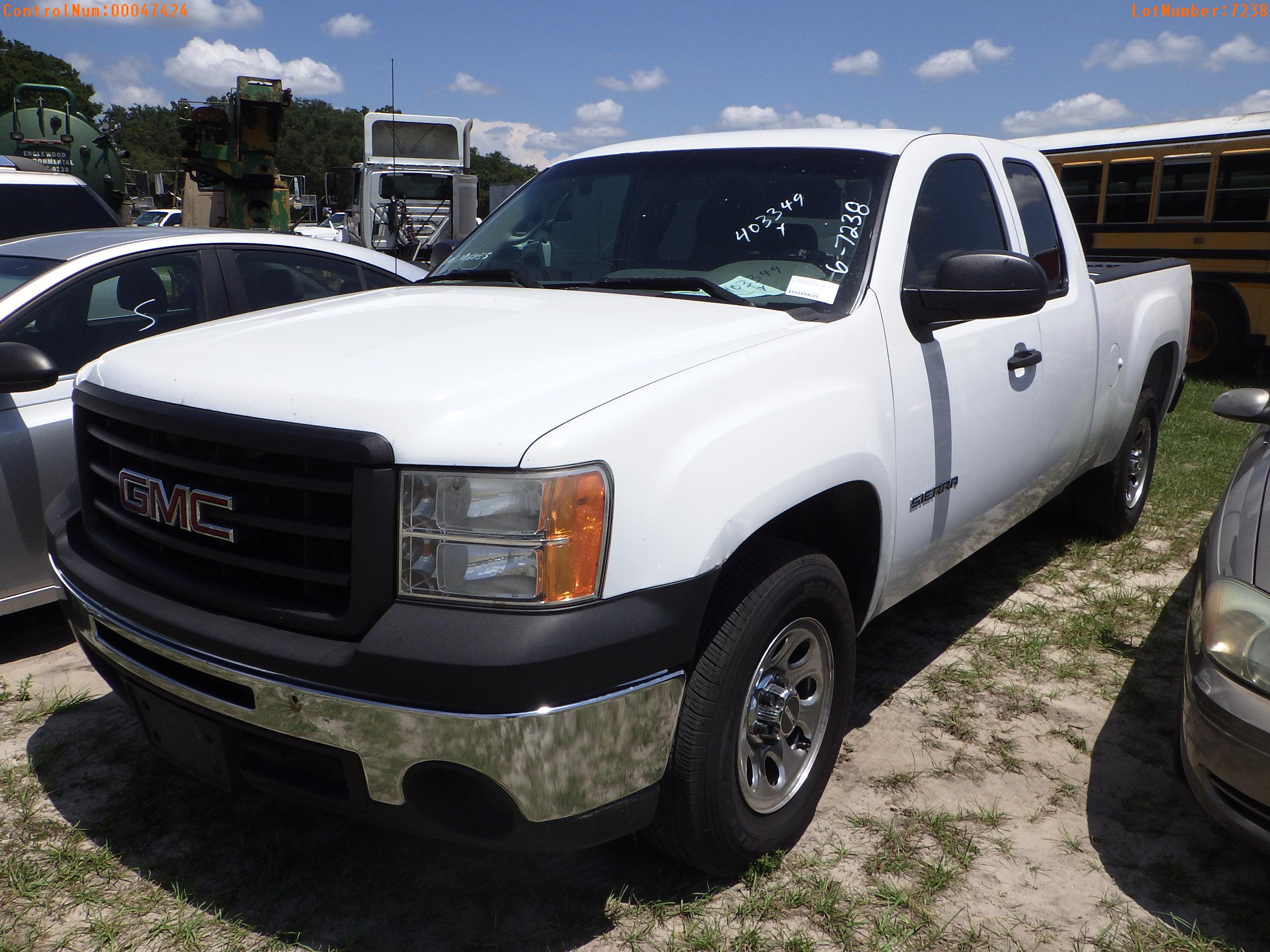 7-07120 (Trucks-Pickup 4D)  Seller:Private/Dealer 2013 GMC SIERRA