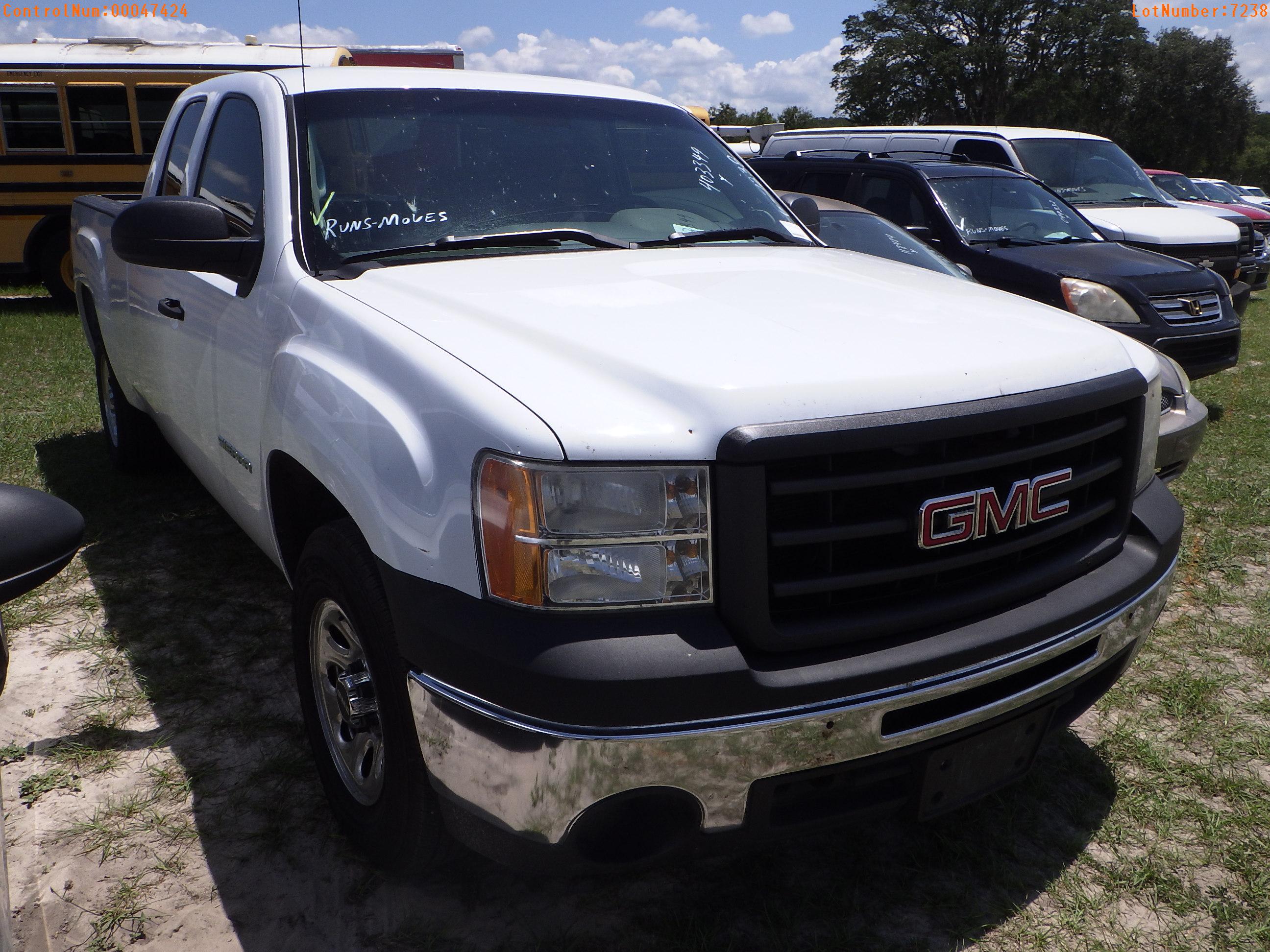 7-07120 (Trucks-Pickup 4D)  Seller:Private/Dealer 2013 GMC SIERRA