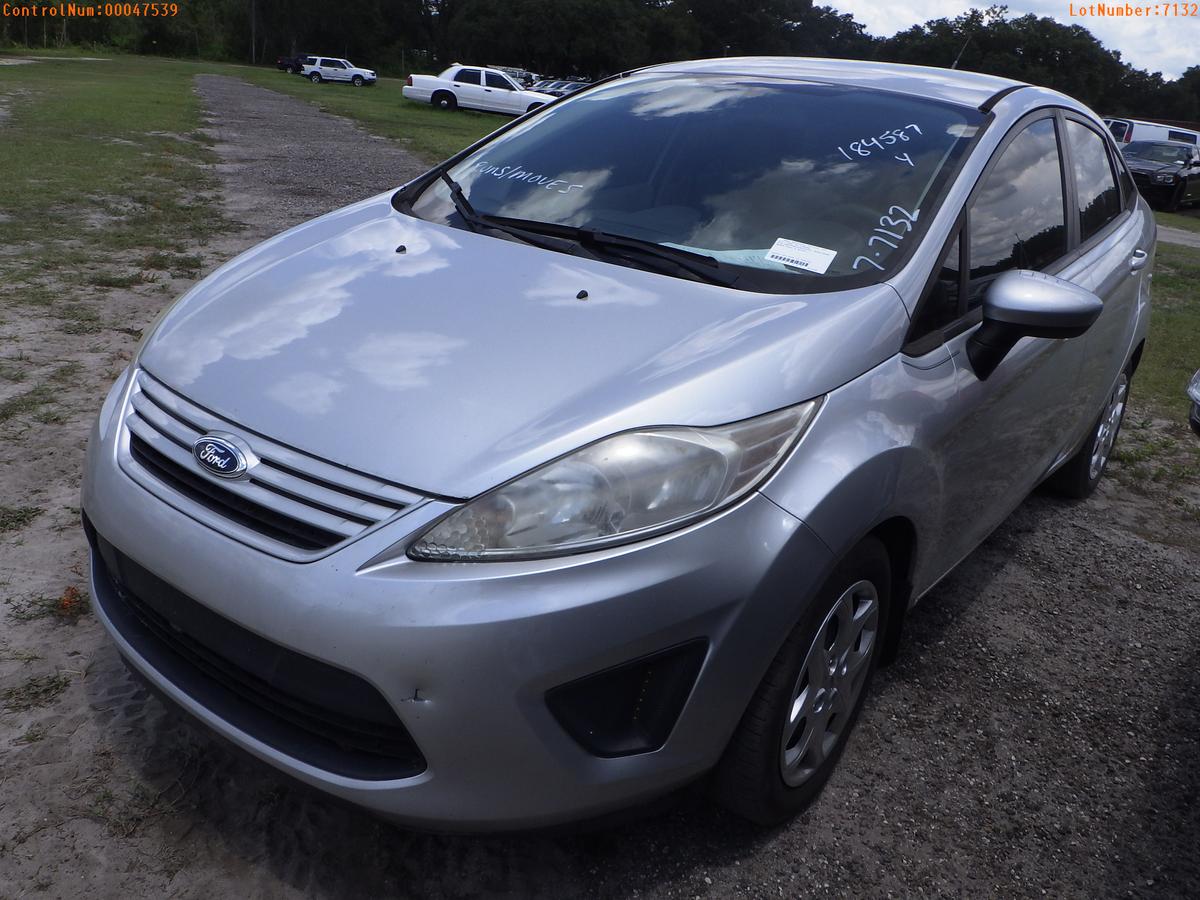 7-07132 (Cars-Sedan 4D)  Seller:Private/Dealer 2012 FORD FIESTA