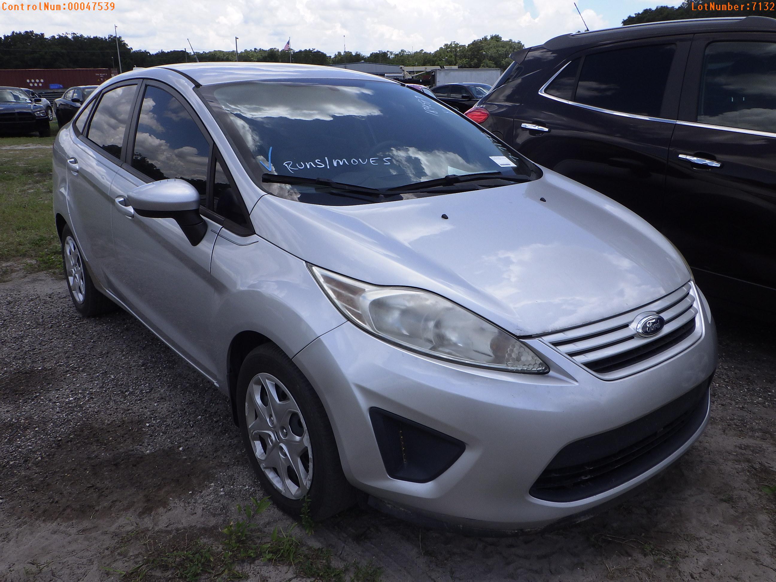 7-07132 (Cars-Sedan 4D)  Seller:Private/Dealer 2012 FORD FIESTA