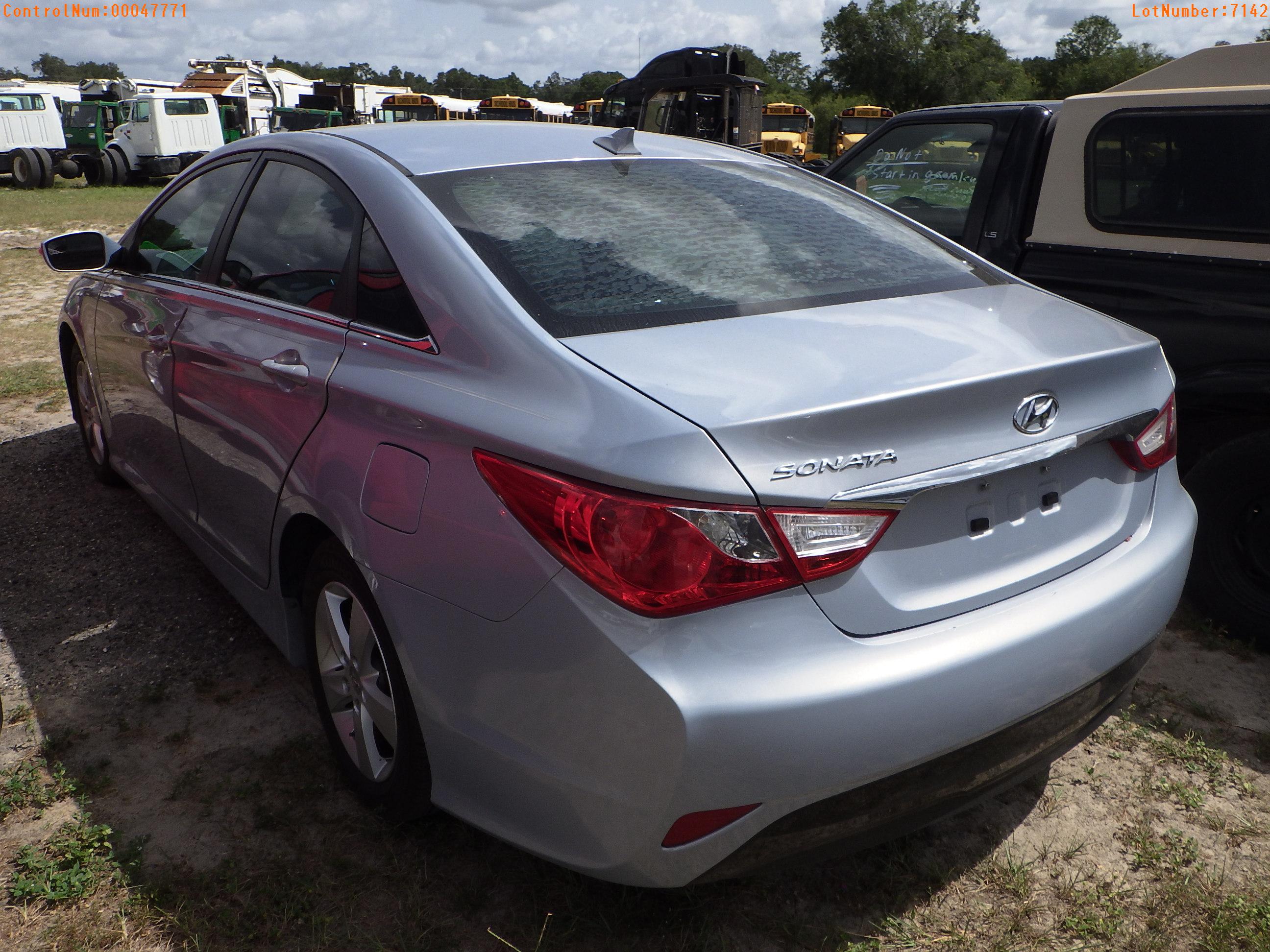 7-07142 (Cars-Sedan 4D)  Seller:Private/Dealer 2014 HYUN SONATA