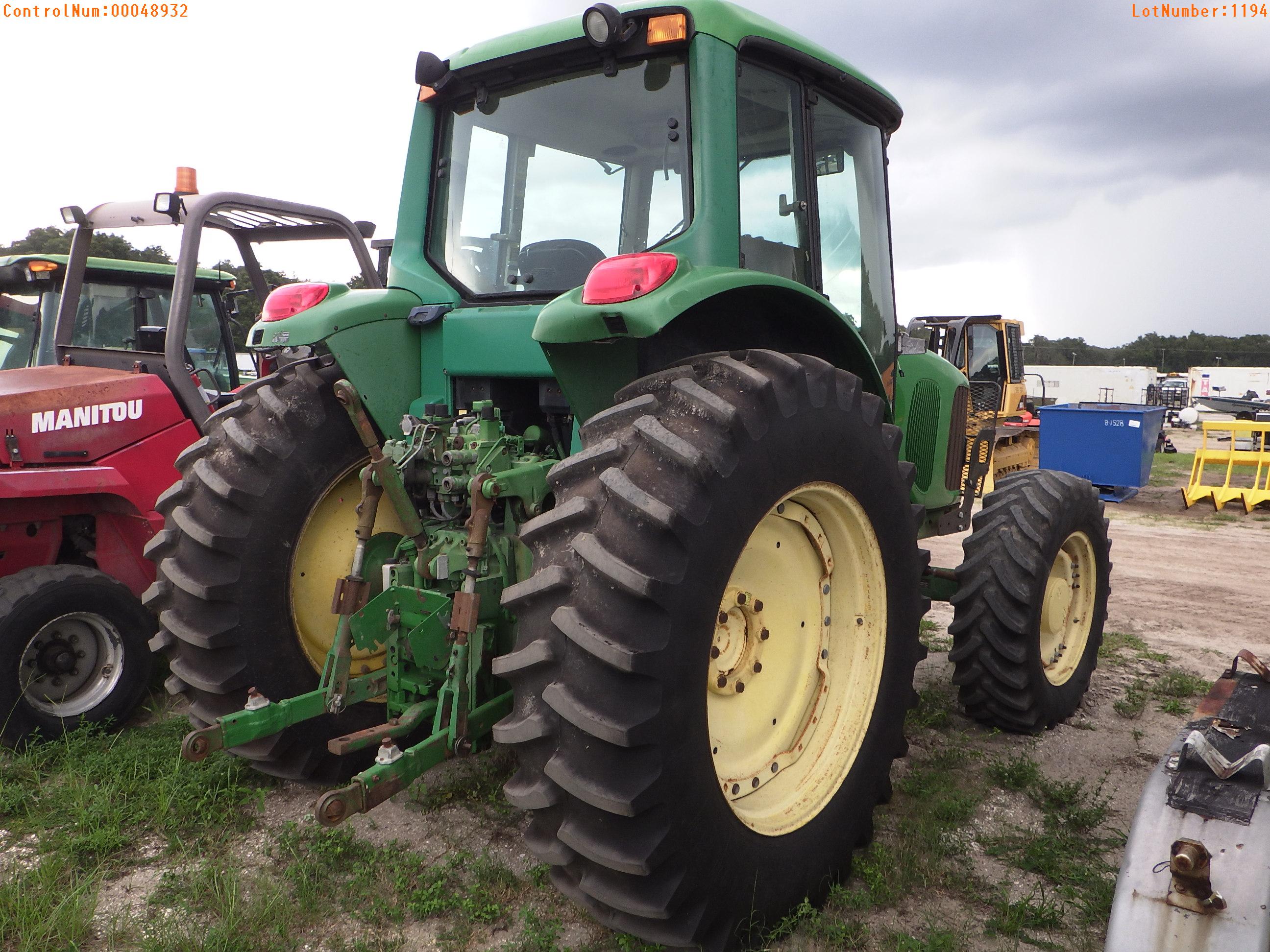 8-01194 (Equip.-Tractor)  Seller: Gov-Manatee County JOHN DEERE 7220 ENCLOSED CA