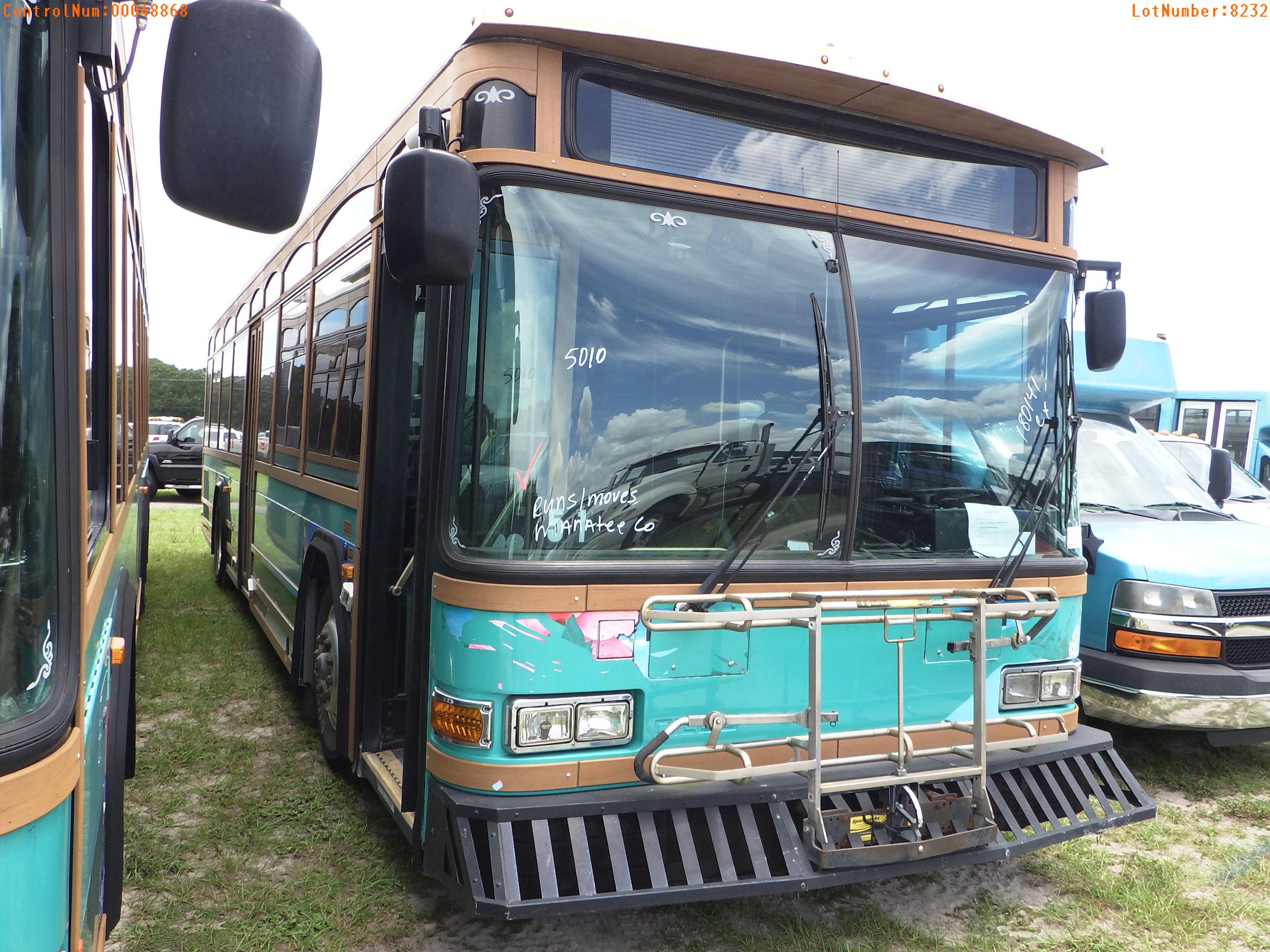 8-08232 (Trucks-Buses)  Seller: Gov-Manatee County 2011 GLLG G27B102N4