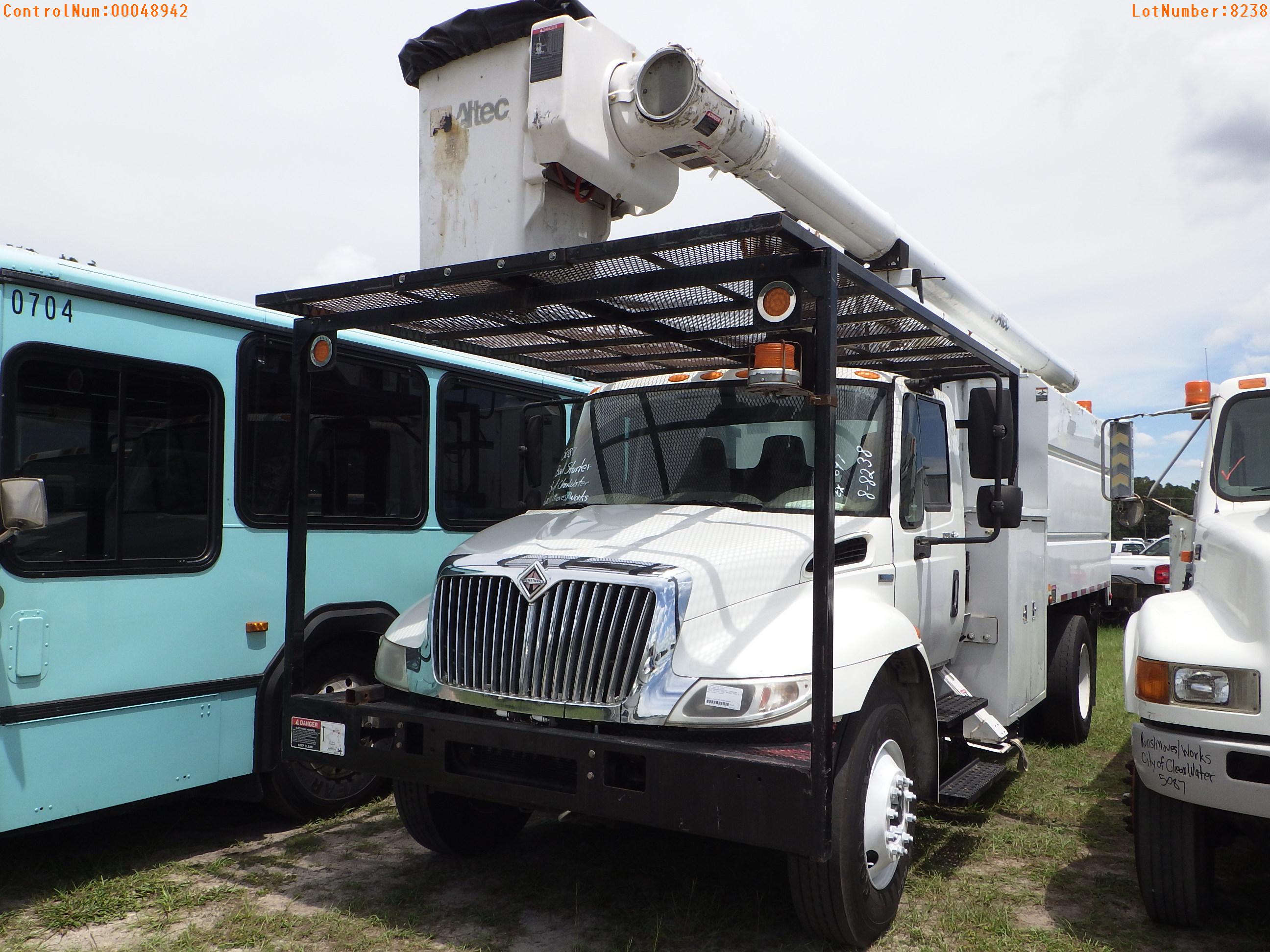 8-08238 (Trucks-Aerial lift)  Seller: Gov-City Of Clearwater 2009 INTL 4300