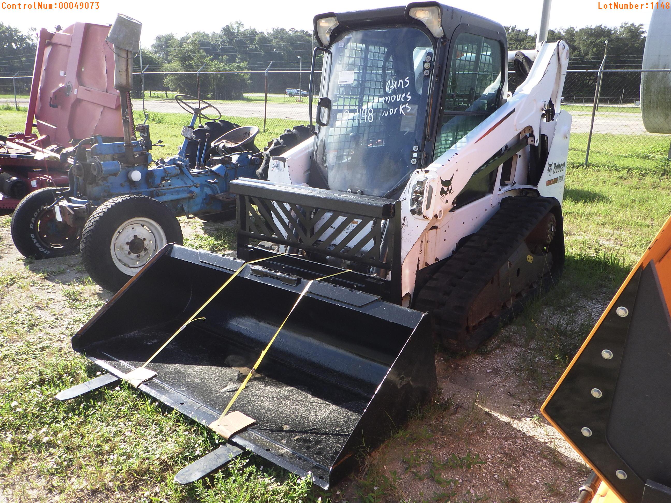 9-01148 (Equip.-Loader- skid steer)  Seller:Private/Dealer BOBCAT T590 A-C CAB T