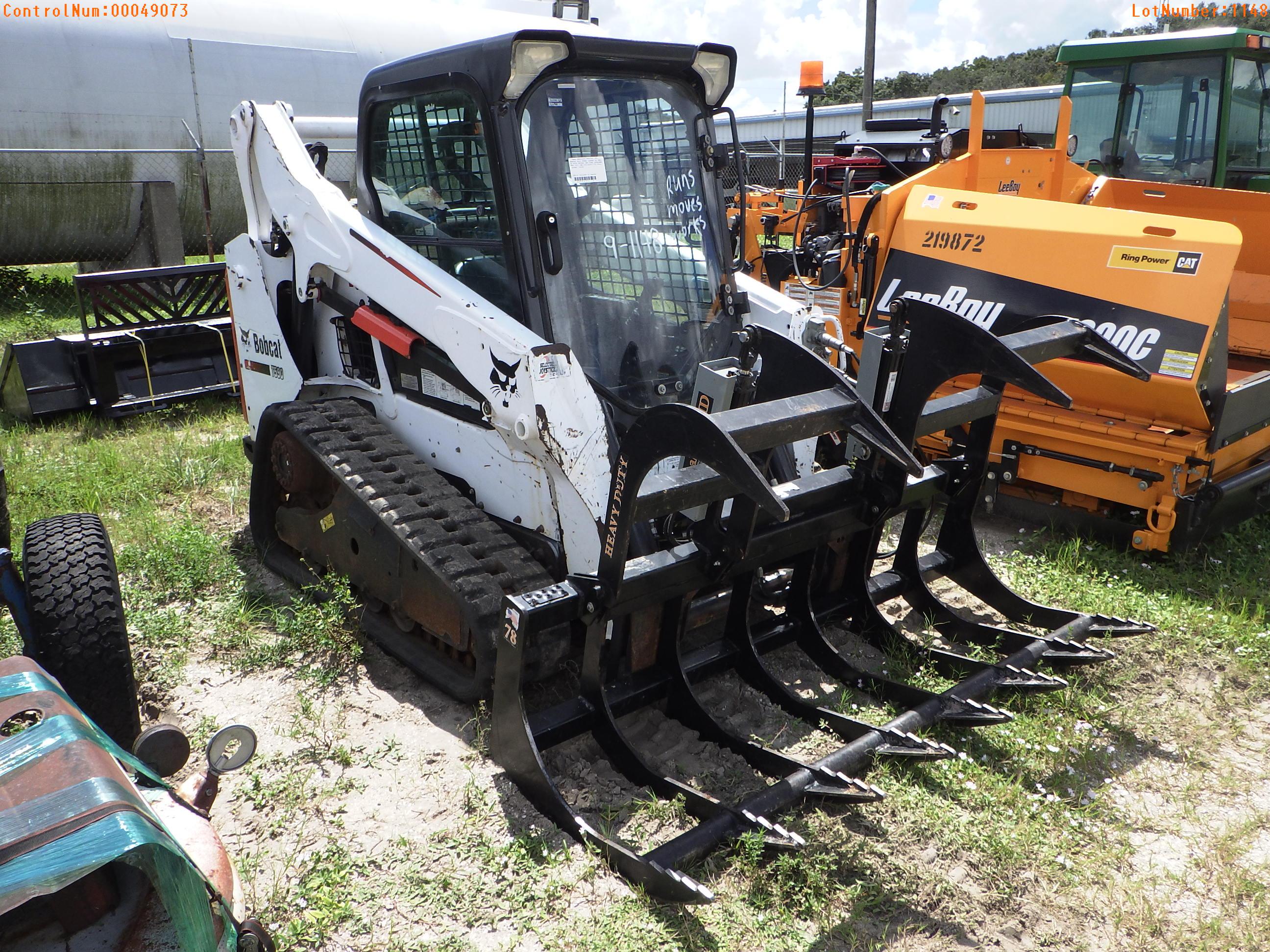 9-01148 (Equip.-Loader- skid steer)  Seller:Private/Dealer BOBCAT T590 A-C CAB T