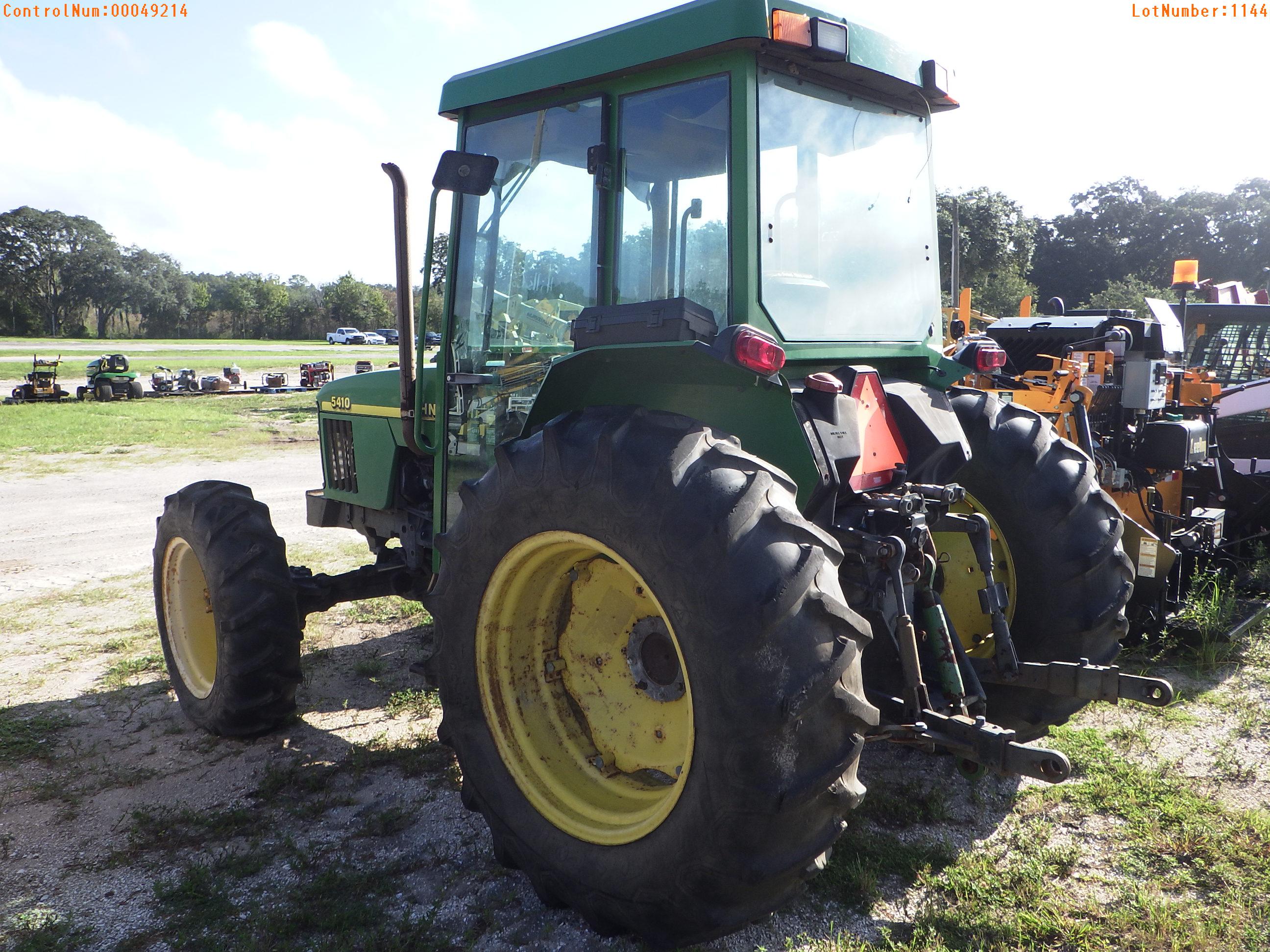 9-01144 (Equip.-Tractor)  Seller: Gov-Hillsborough Aviation Authorit JOHN DEERE