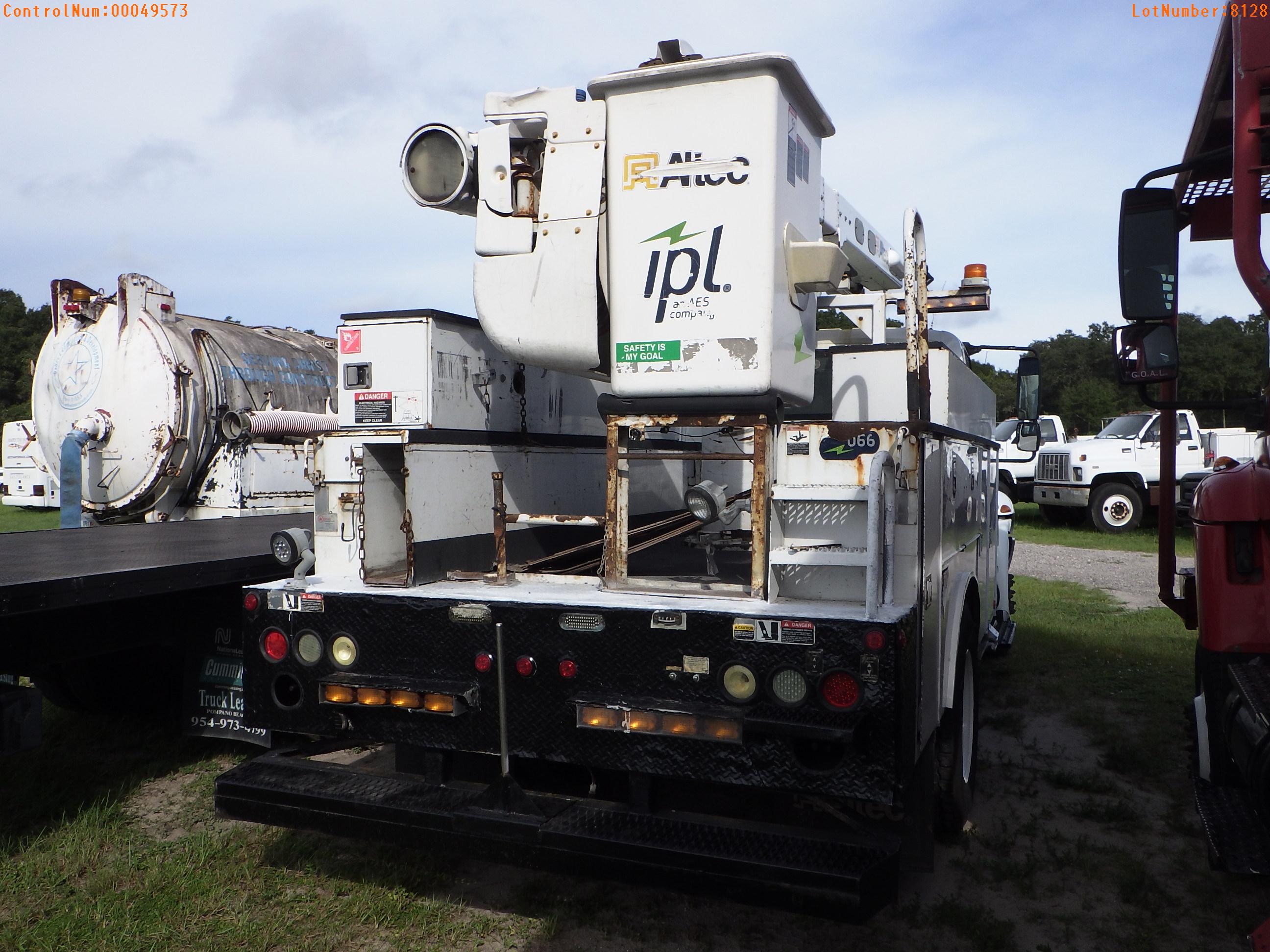 10-08127 (Trucks-Aerial lift)  Seller:Private/Dealer 2011 INTL 4300