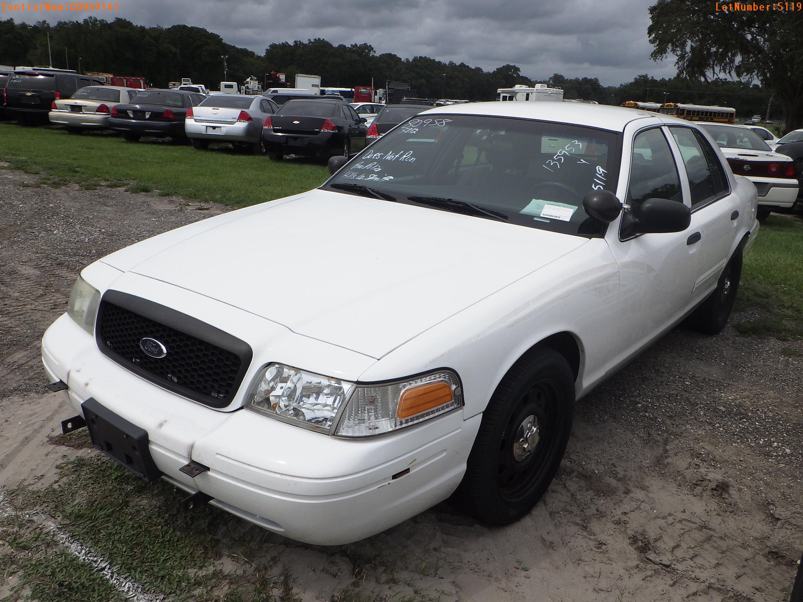 10-05119 (Cars-Sedan 4D)  Seller: Gov-Hillsborough County Sheriff-s 2010 FORD CR