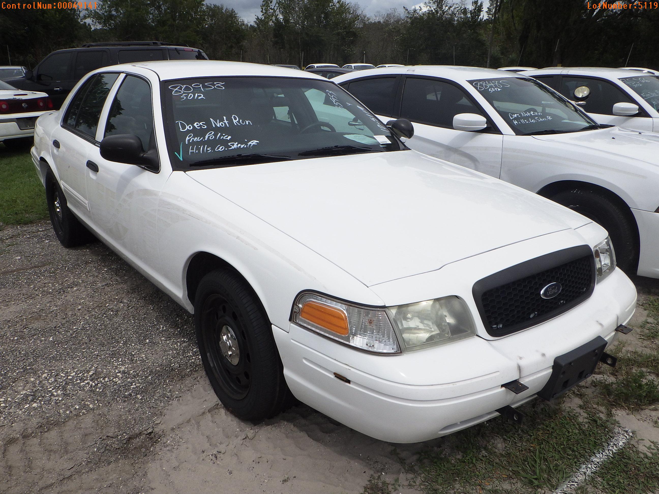 10-05119 (Cars-Sedan 4D)  Seller: Gov-Hillsborough County Sheriff-s 2010 FORD CR