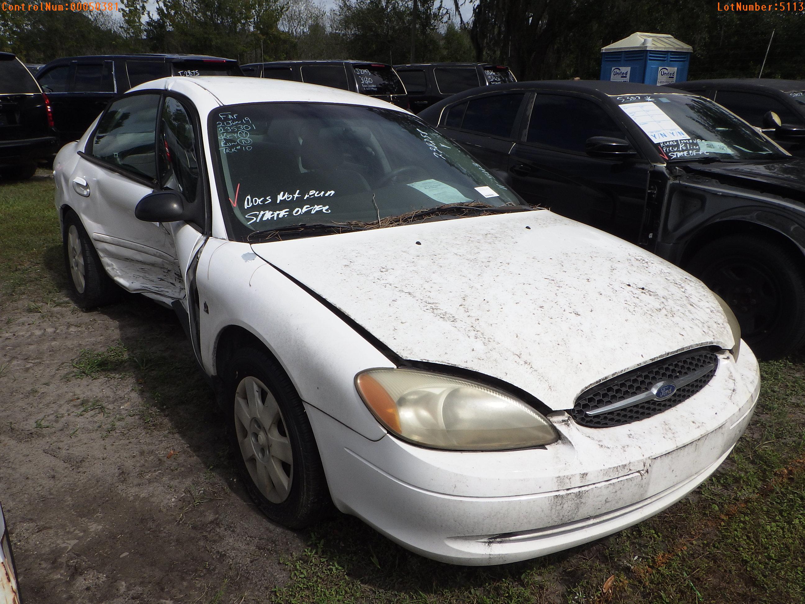 11-05113 (Cars-Sedan 4D)  Seller: Florida State D.J.J. 2001 FORD TAURUS