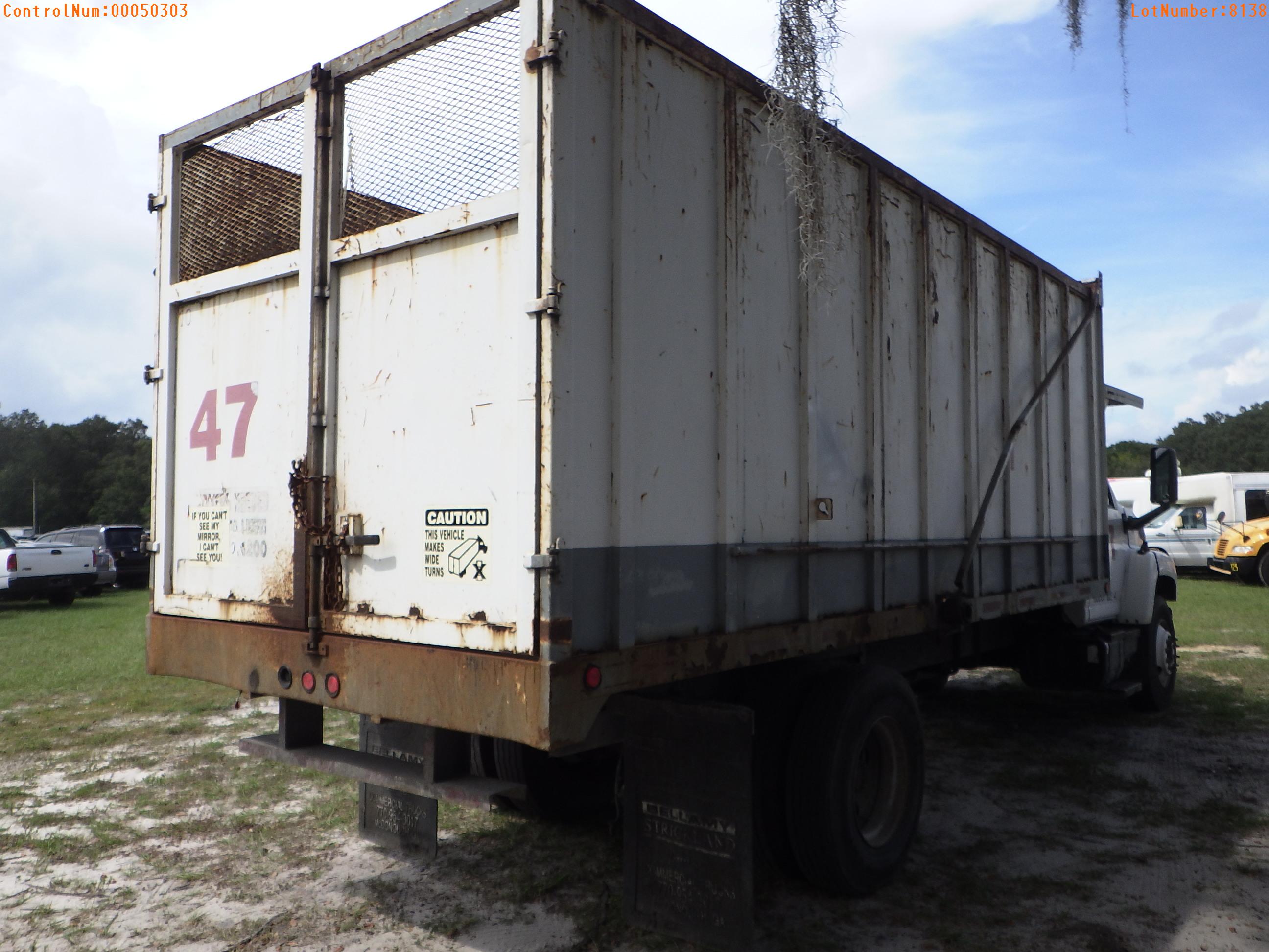 11-08113 (Trucks-Dump)  Seller:Private/Dealer 2004 CHEV C6500