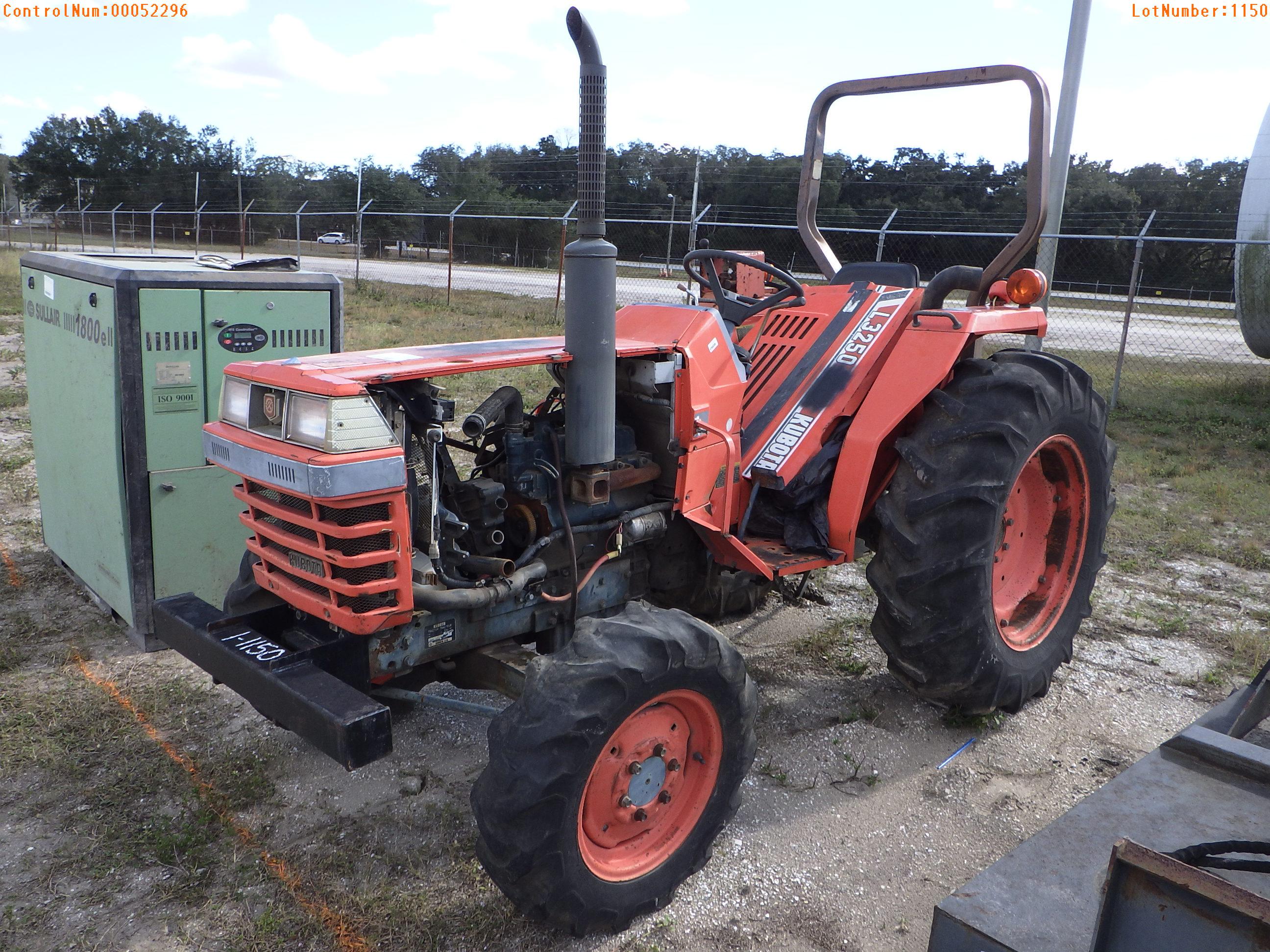 1-01150 (Equip.-Tractor)  Seller:Private/Dealer KUBOTA L3250 DIESEL TRACTOR- PAR