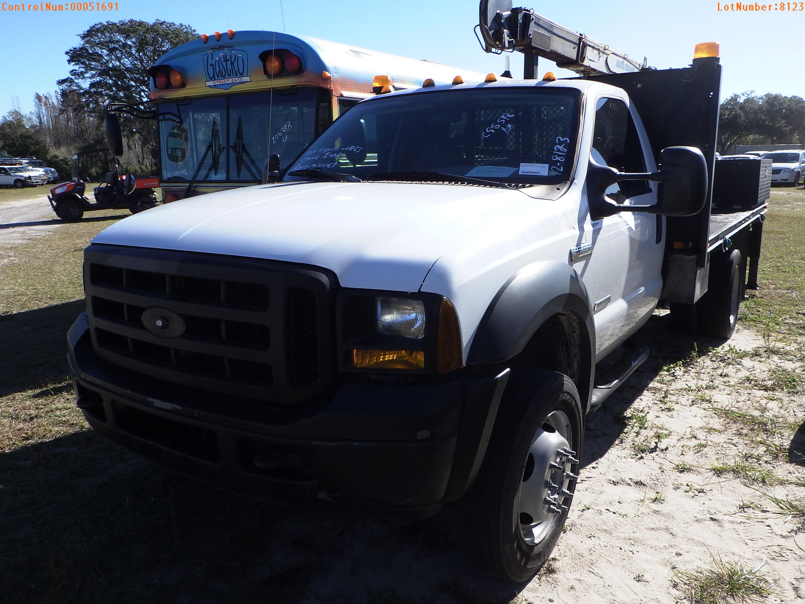 1-08123 (Trucks-Crane)  Seller:Private/Dealer 2005 FORD F550