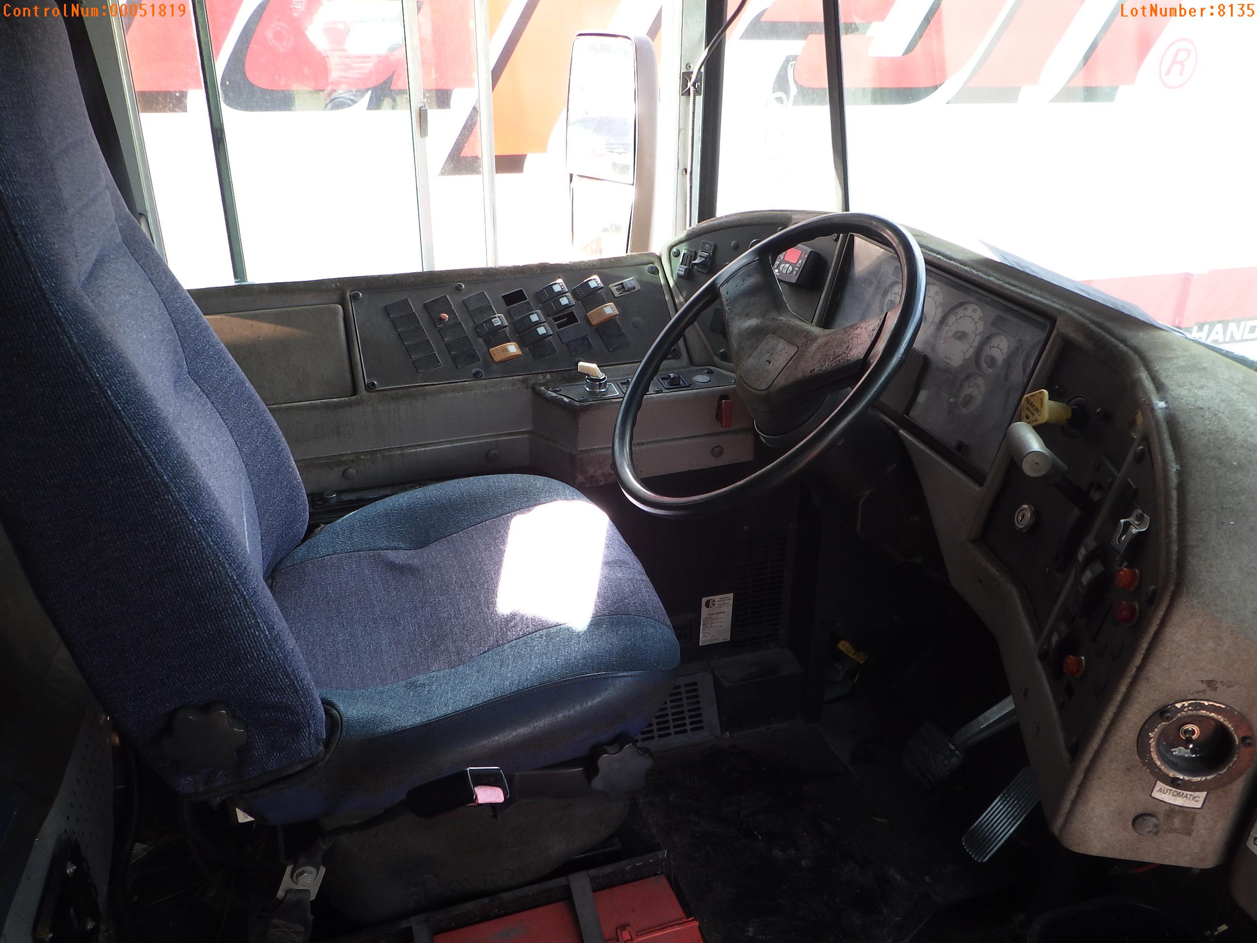 1-08114 (Trucks-Buses)  Seller:Private/Dealer 2003 ICCO 3000IC