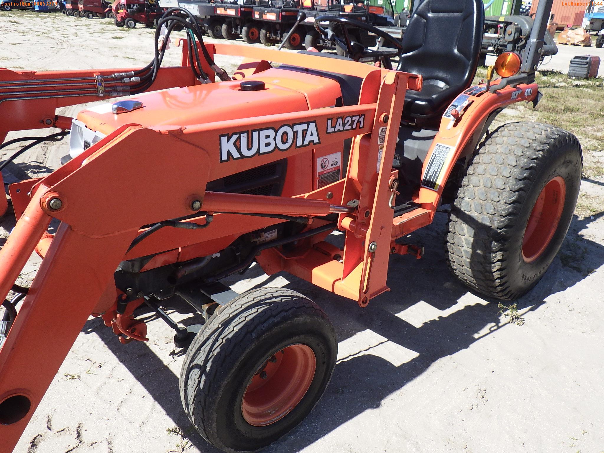 2-01544 (Equip.-Tractor)  Seller:Private/Dealer KUBOTA B7300 4X4 OROPS TRACTOR L