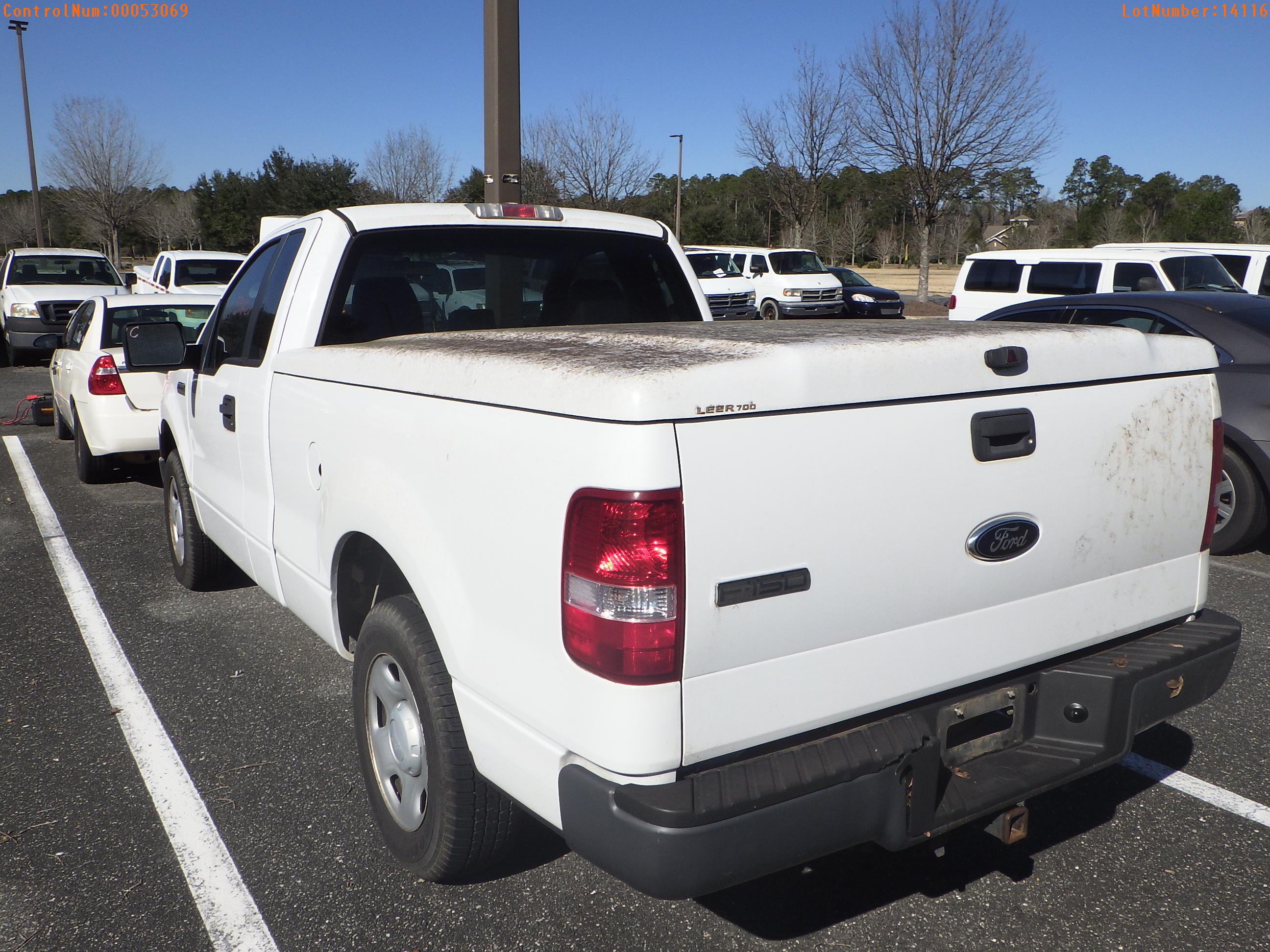 2-14116 (Trucks-Pickup 2D)  Seller: Florida State D.F.S. 2007 FORD F150