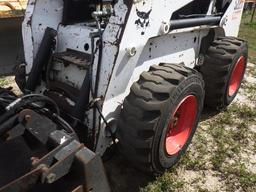 3-01144 (Equip.-Loader skid steer)  Seller:Private/Dealer BOBCAT S220 SKID STEER