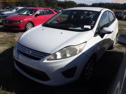 3-07110 (Cars-Sedan 4D)  Seller:Private/Dealer 2013 FORD FIESTA