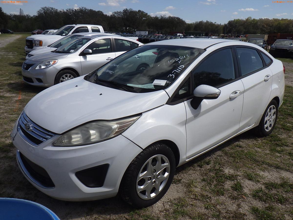 3-07110 (Cars-Sedan 4D)  Seller:Private/Dealer 2013 FORD FIESTA